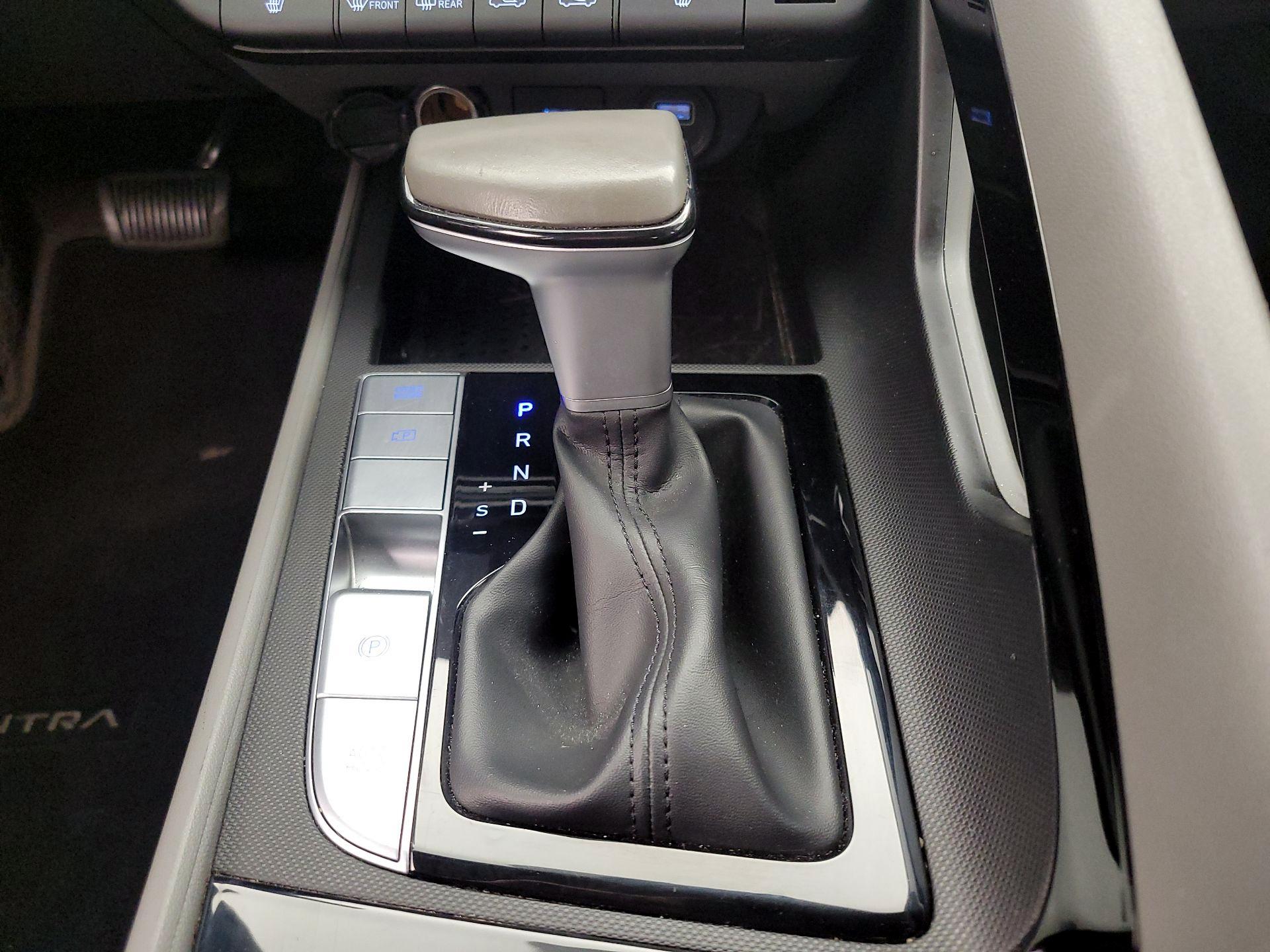 Thumbnail: 2023 Hyundai Elantra - 18