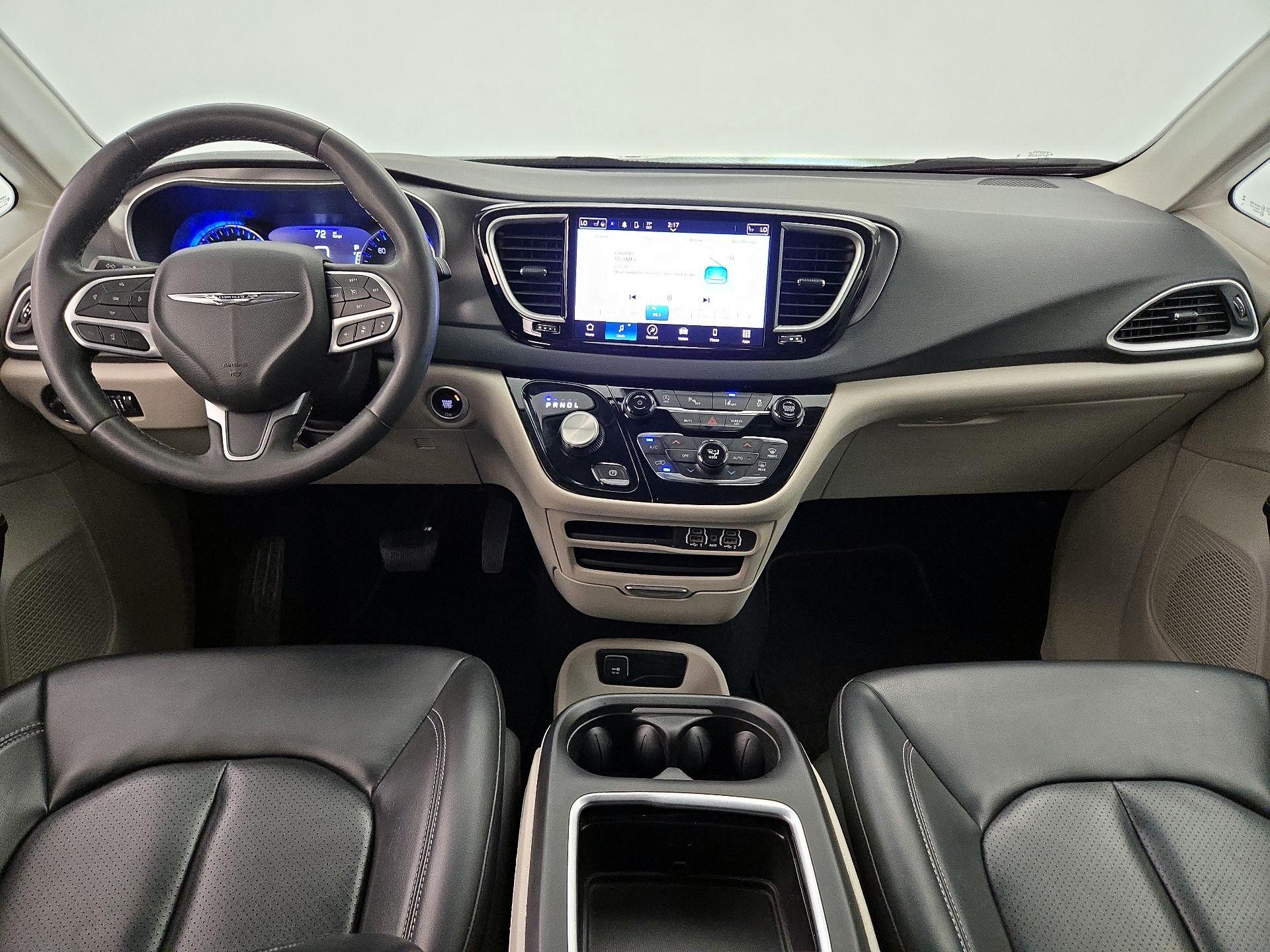 Thumbnail: 2023 Chrysler Pacifica - 9