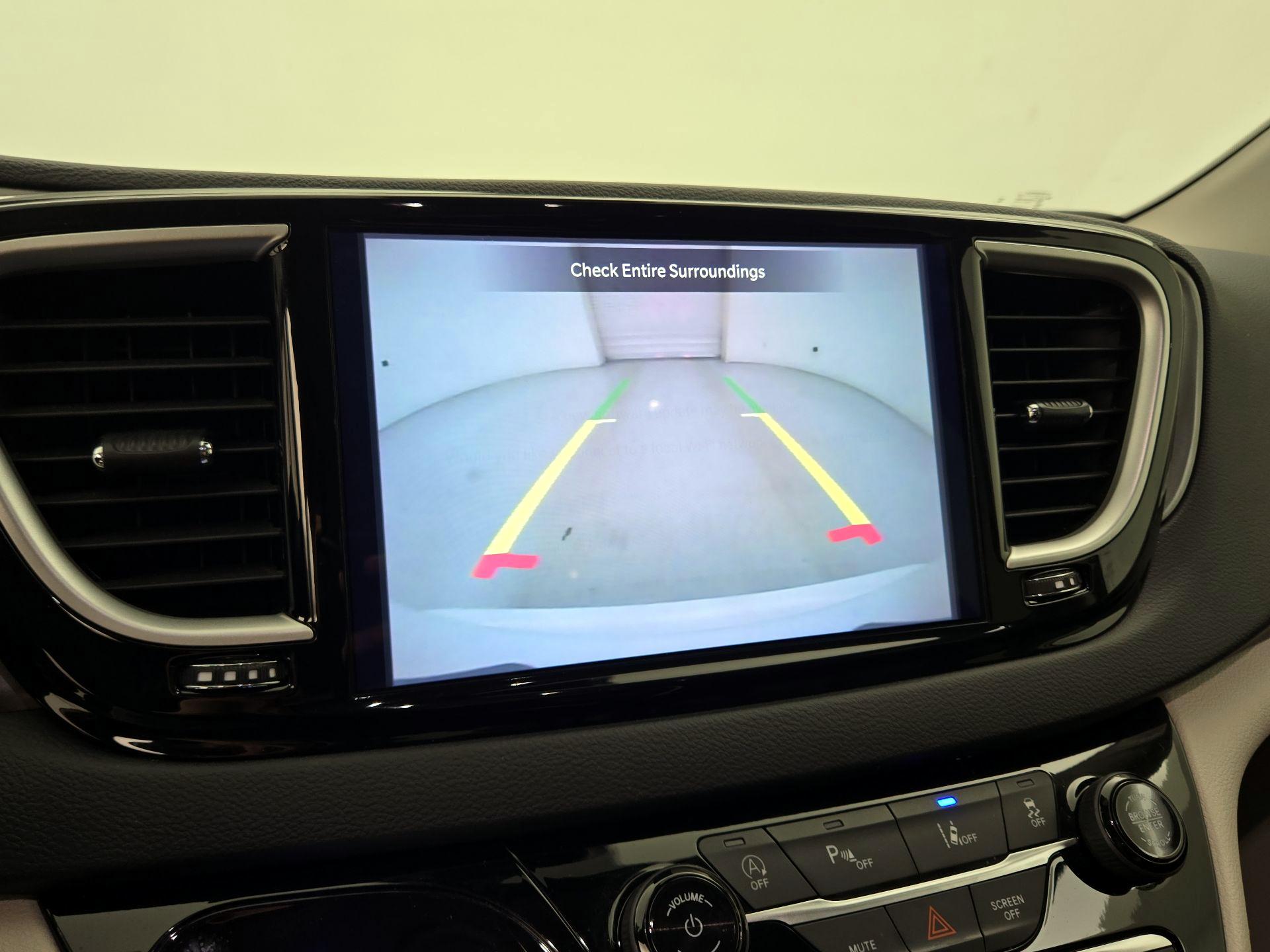 Thumbnail: 2023 Chrysler Pacifica - 14