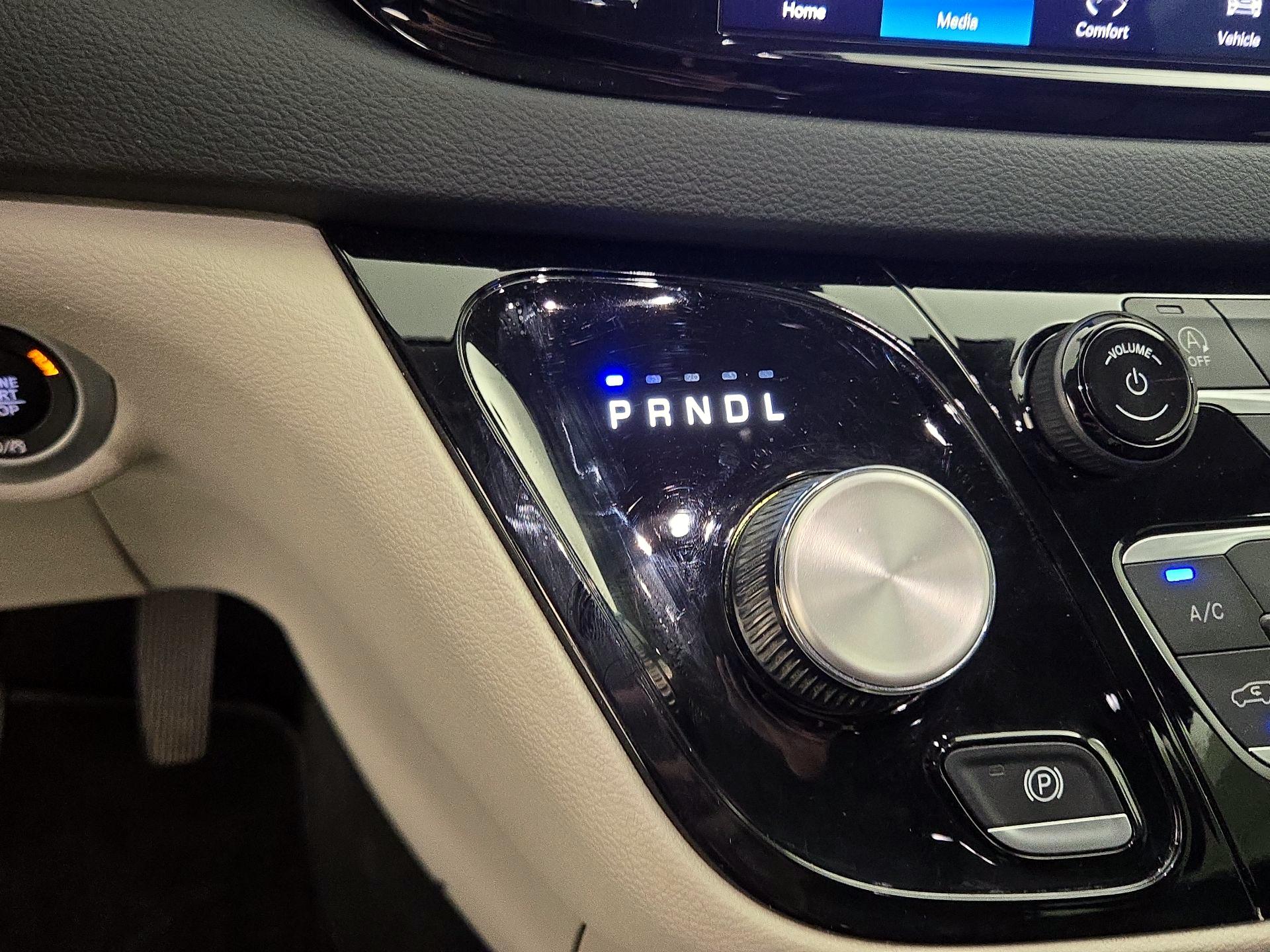 Thumbnail: 2023 Chrysler Pacifica - 17