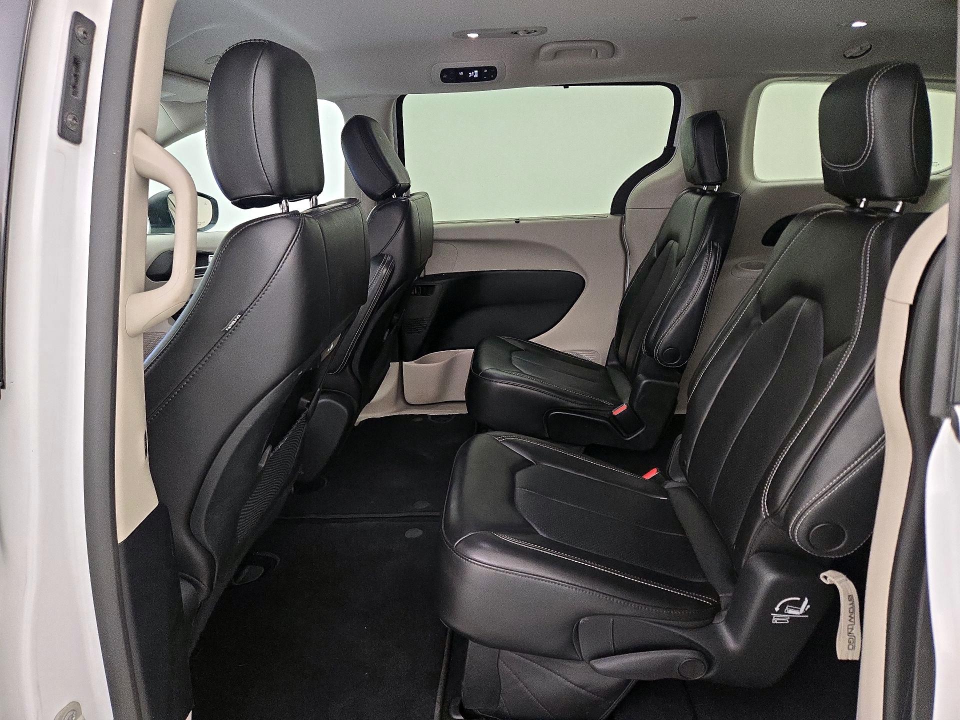 Thumbnail: 2023 Chrysler Pacifica - 19