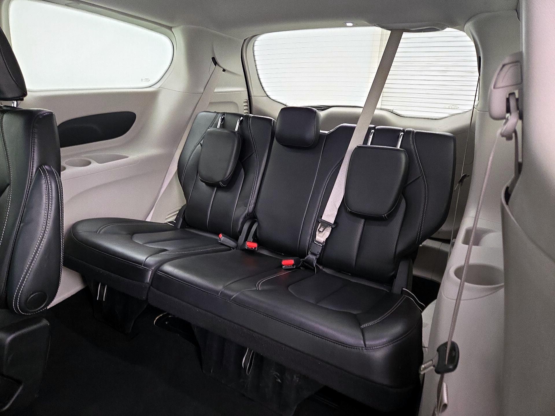 Thumbnail: 2023 Chrysler Pacifica - 20