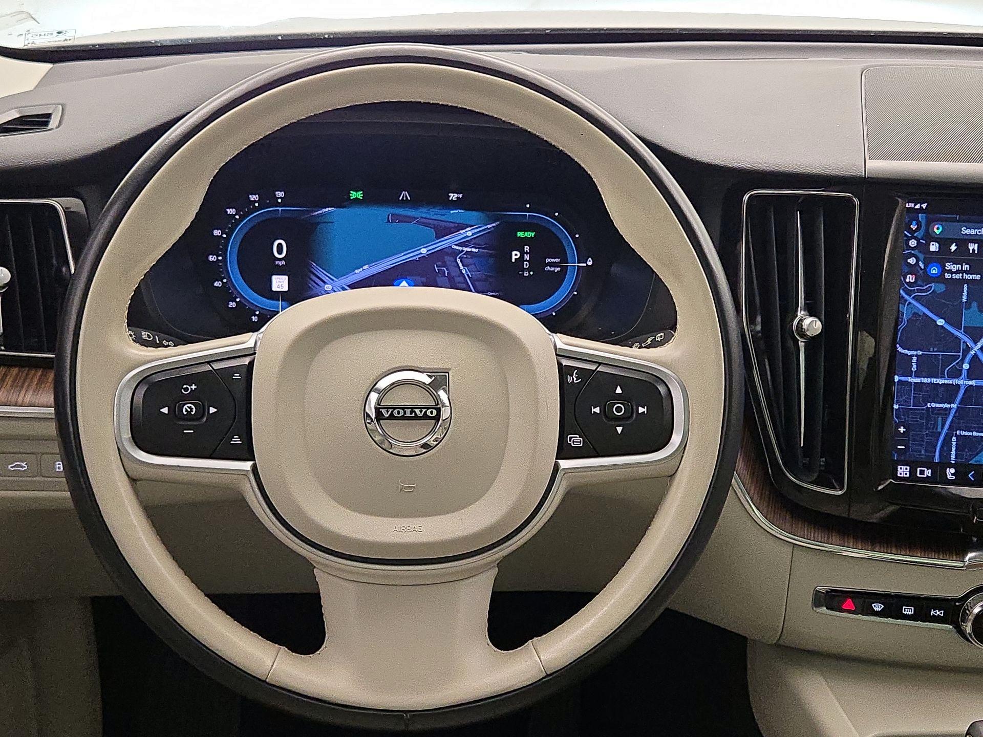 Thumbnail: 2022 Volvo XC60 - 10