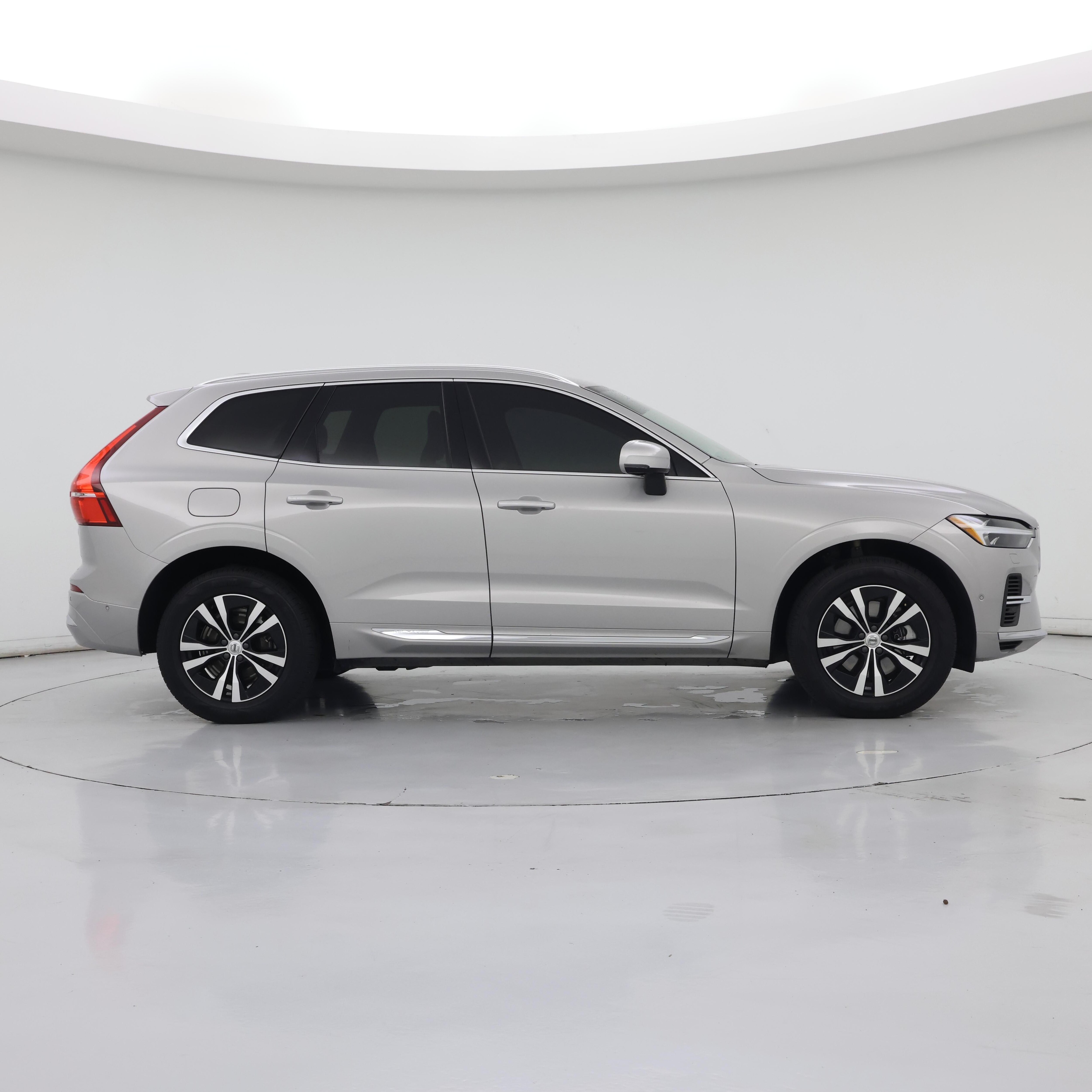 Thumbnail: 2022 Volvo XC60 - 7