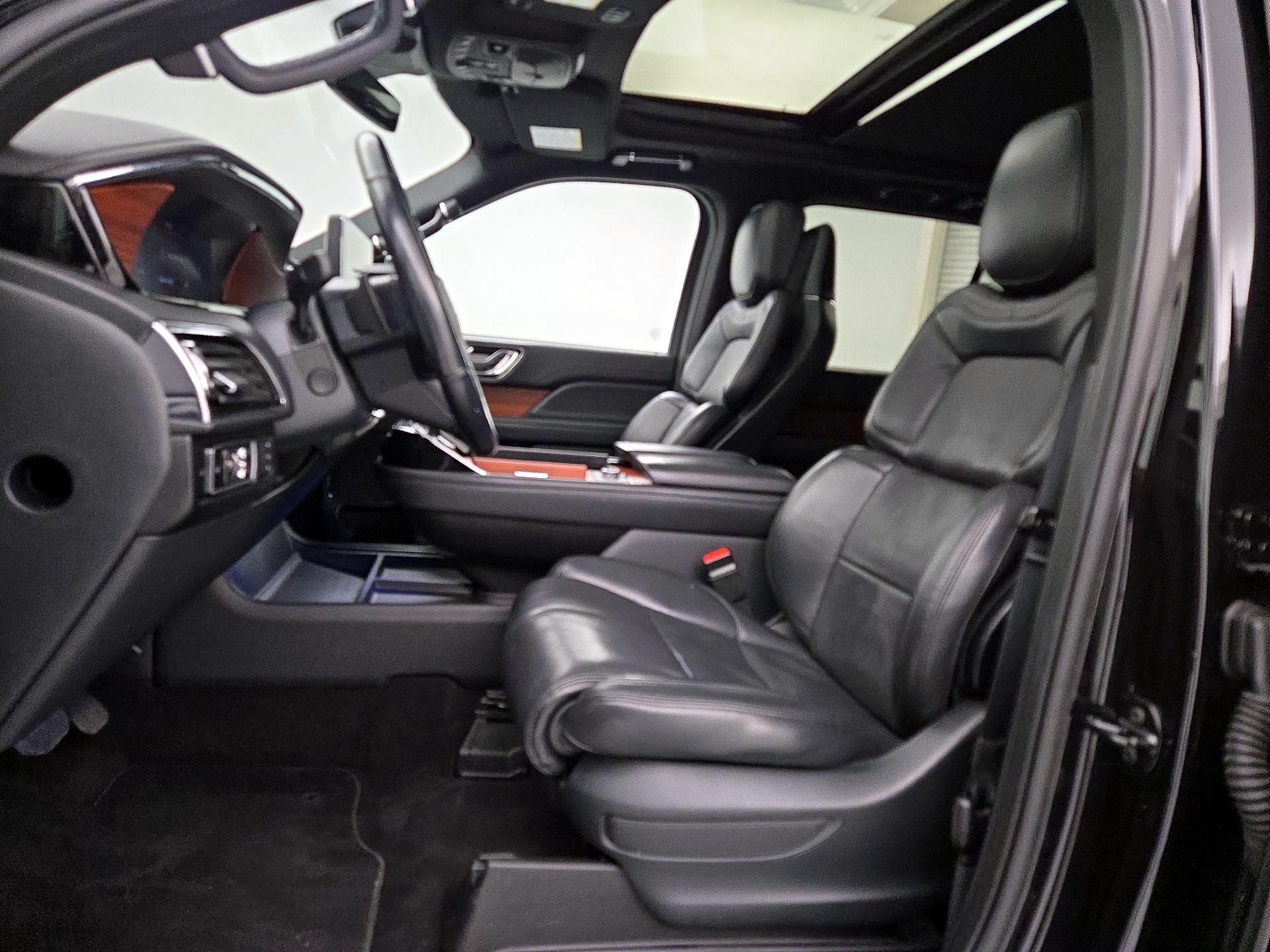 Thumbnail: 2024 Lincoln Navigator - 11