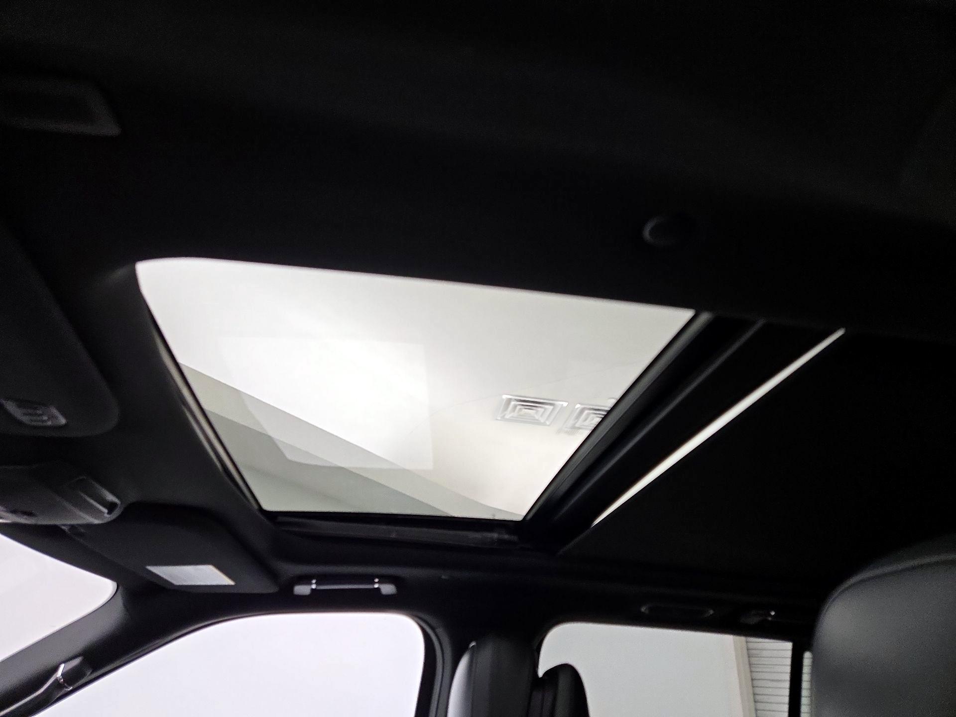 Thumbnail: 2024 Lincoln Navigator - 20