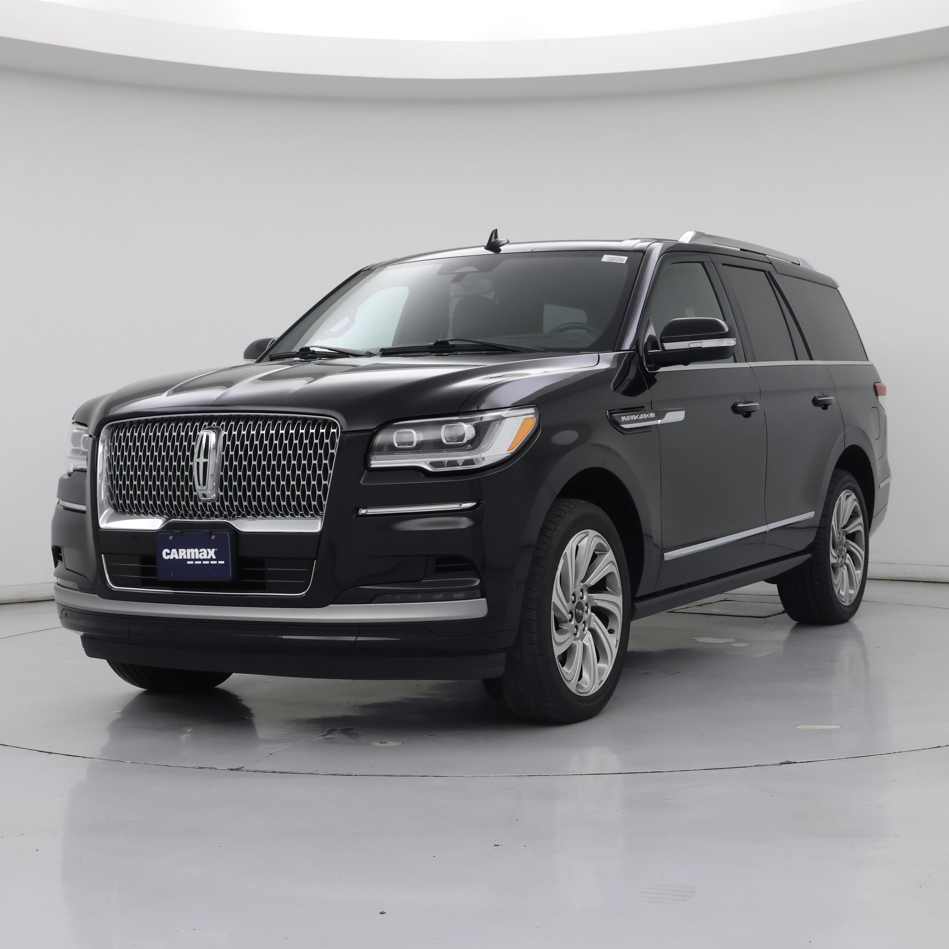 Thumbnail: 2024 Lincoln Navigator - 4