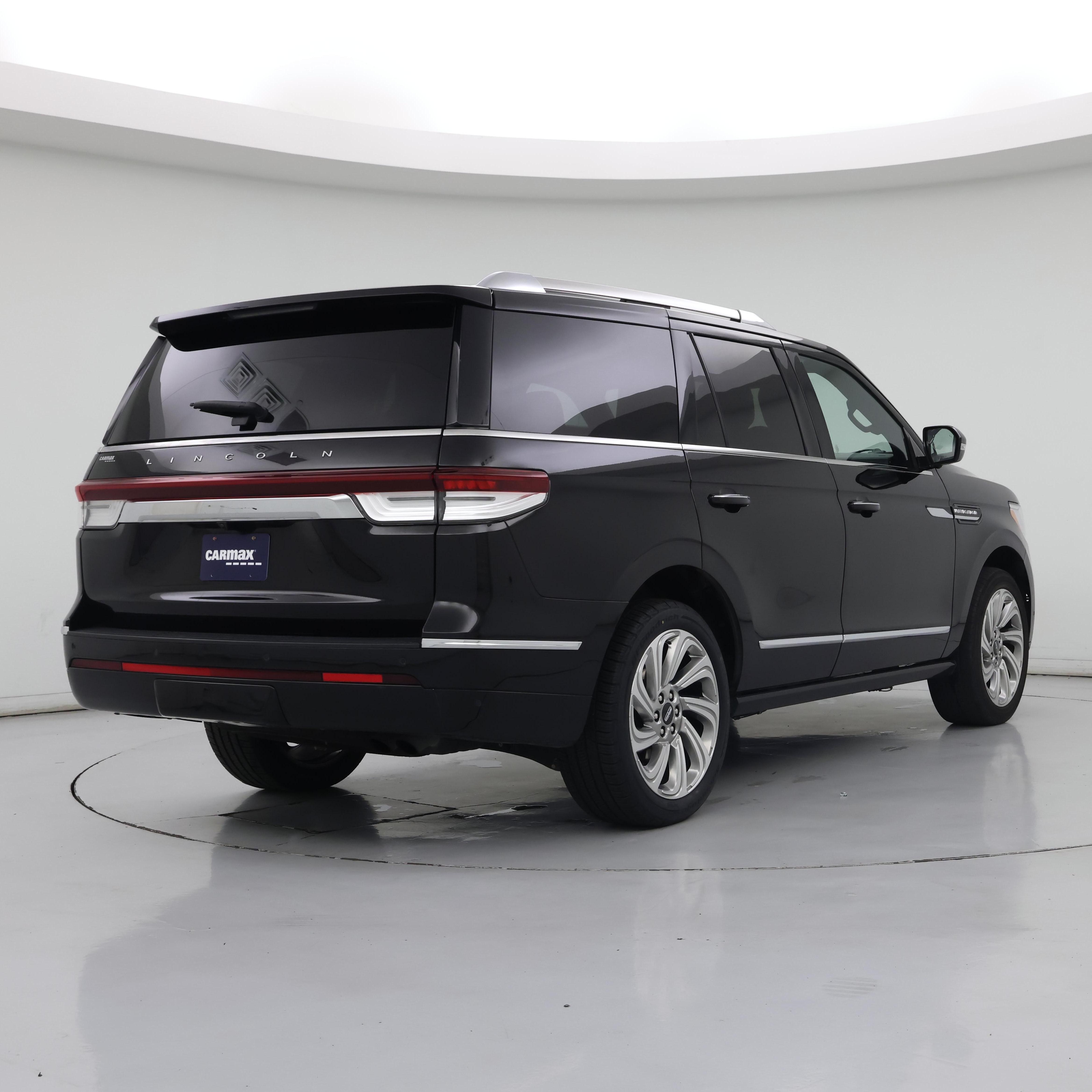 Thumbnail: 2024 Lincoln Navigator - 8