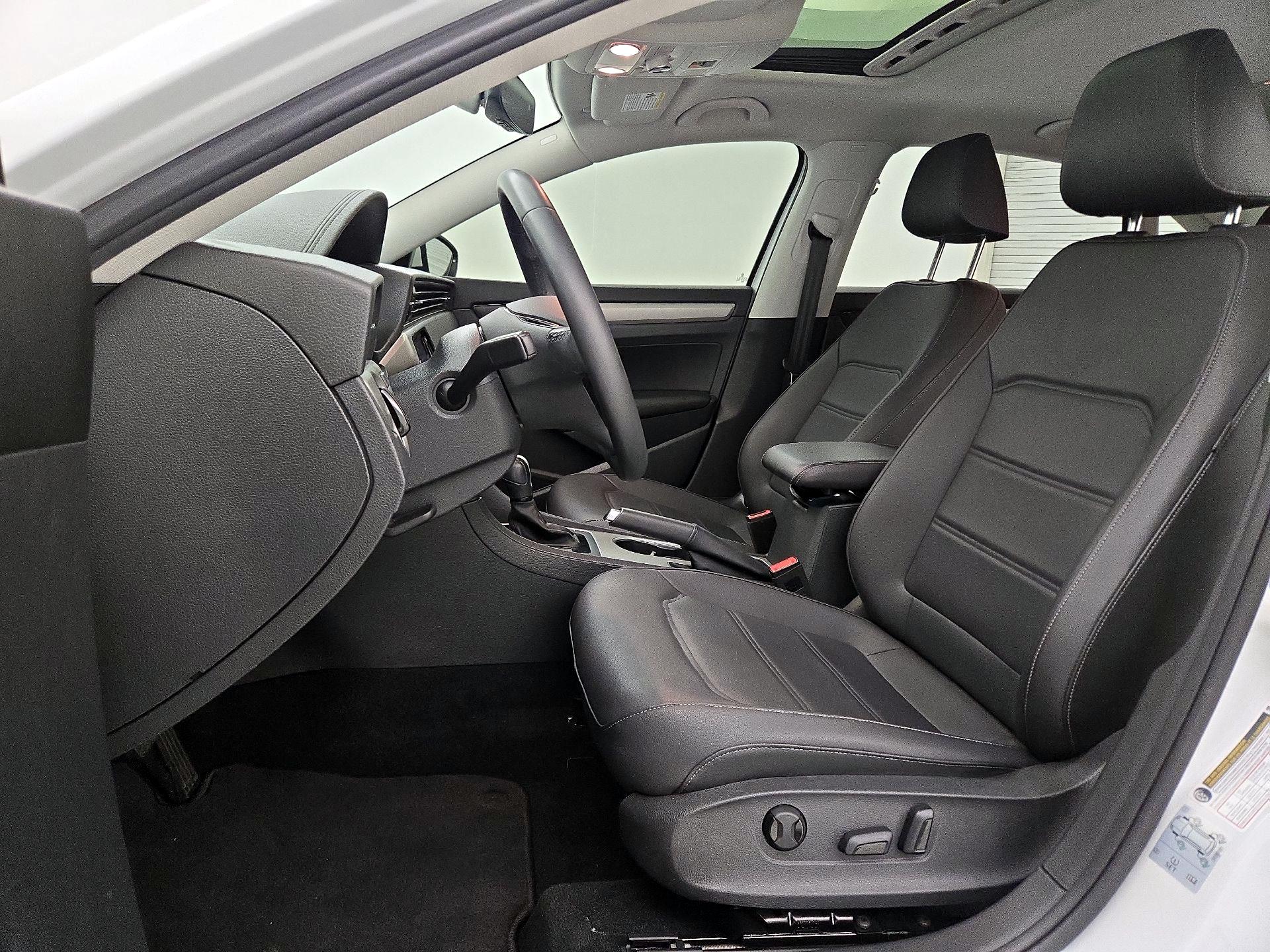 Thumbnail: 2022 Volkswagen Passat - 11