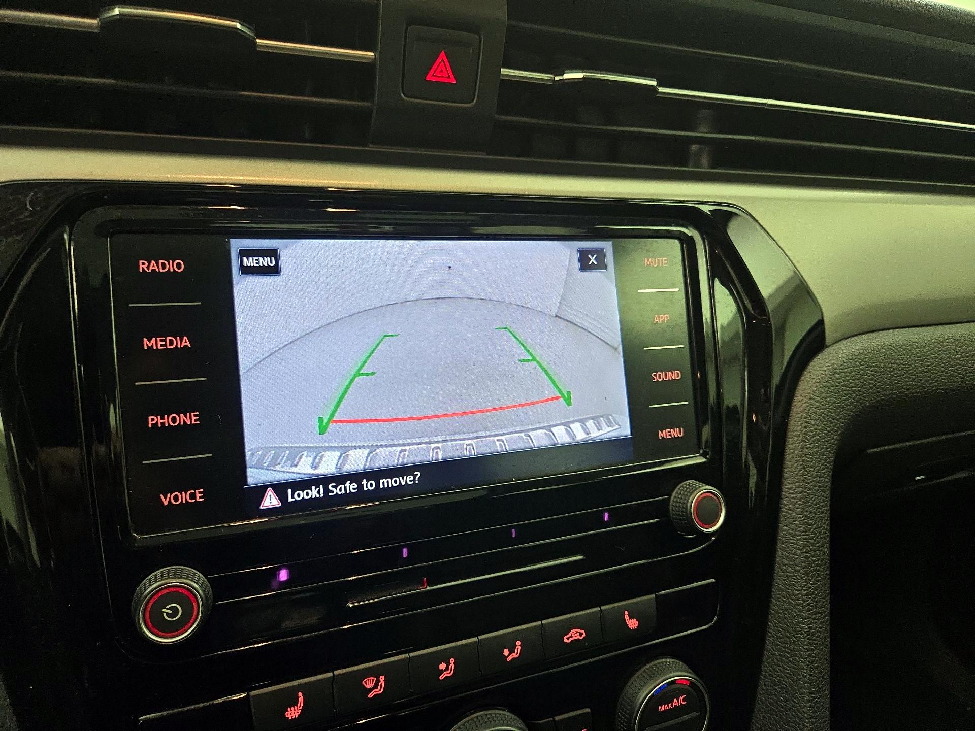 Thumbnail: 2022 Volkswagen Passat - 14