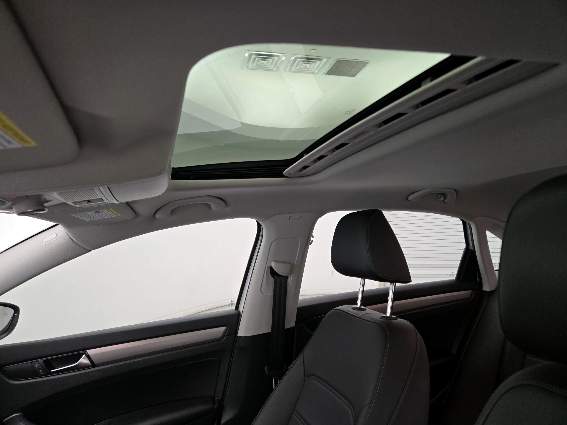 Thumbnail: 2022 Volkswagen Passat - 19