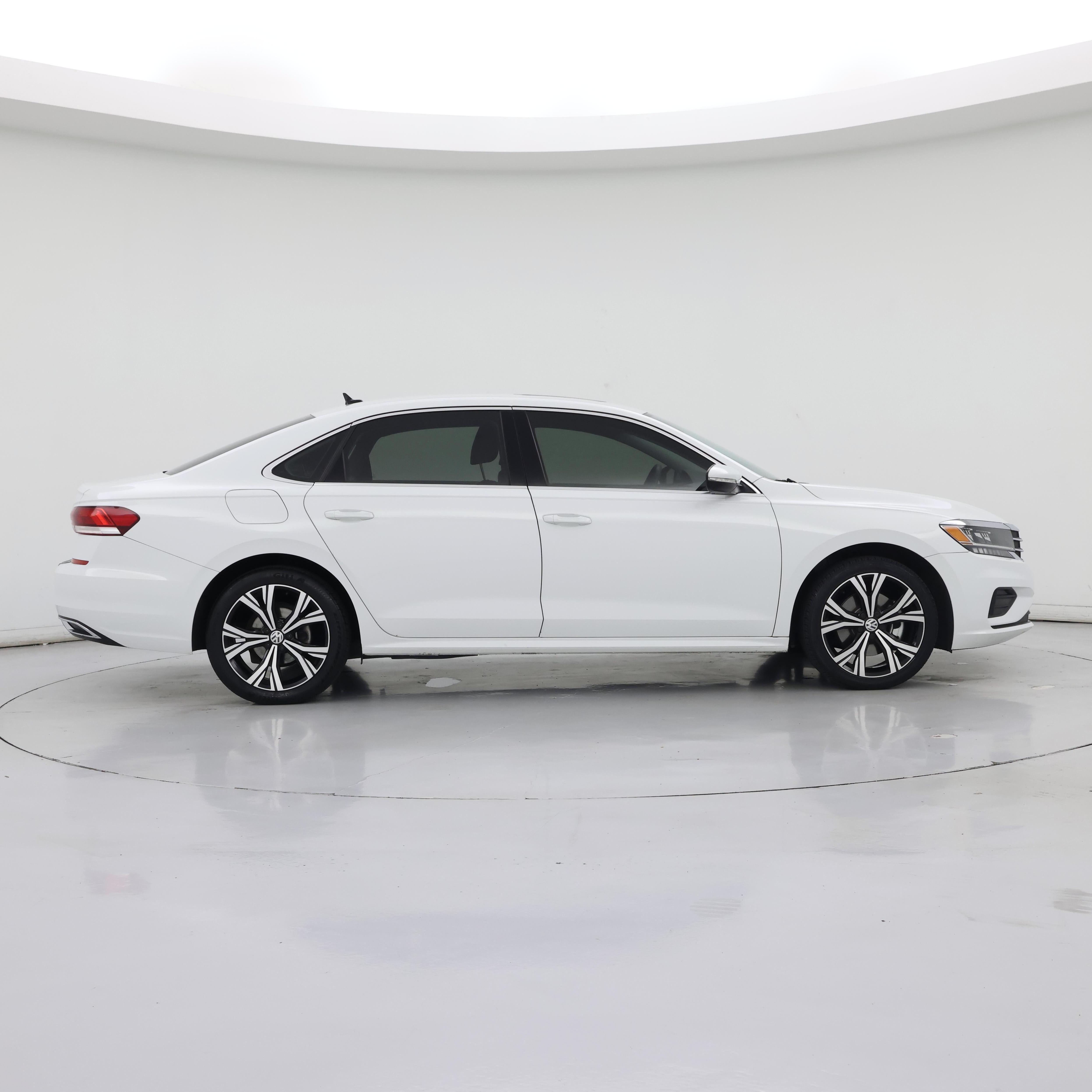 Thumbnail: 2022 Volkswagen Passat - 7