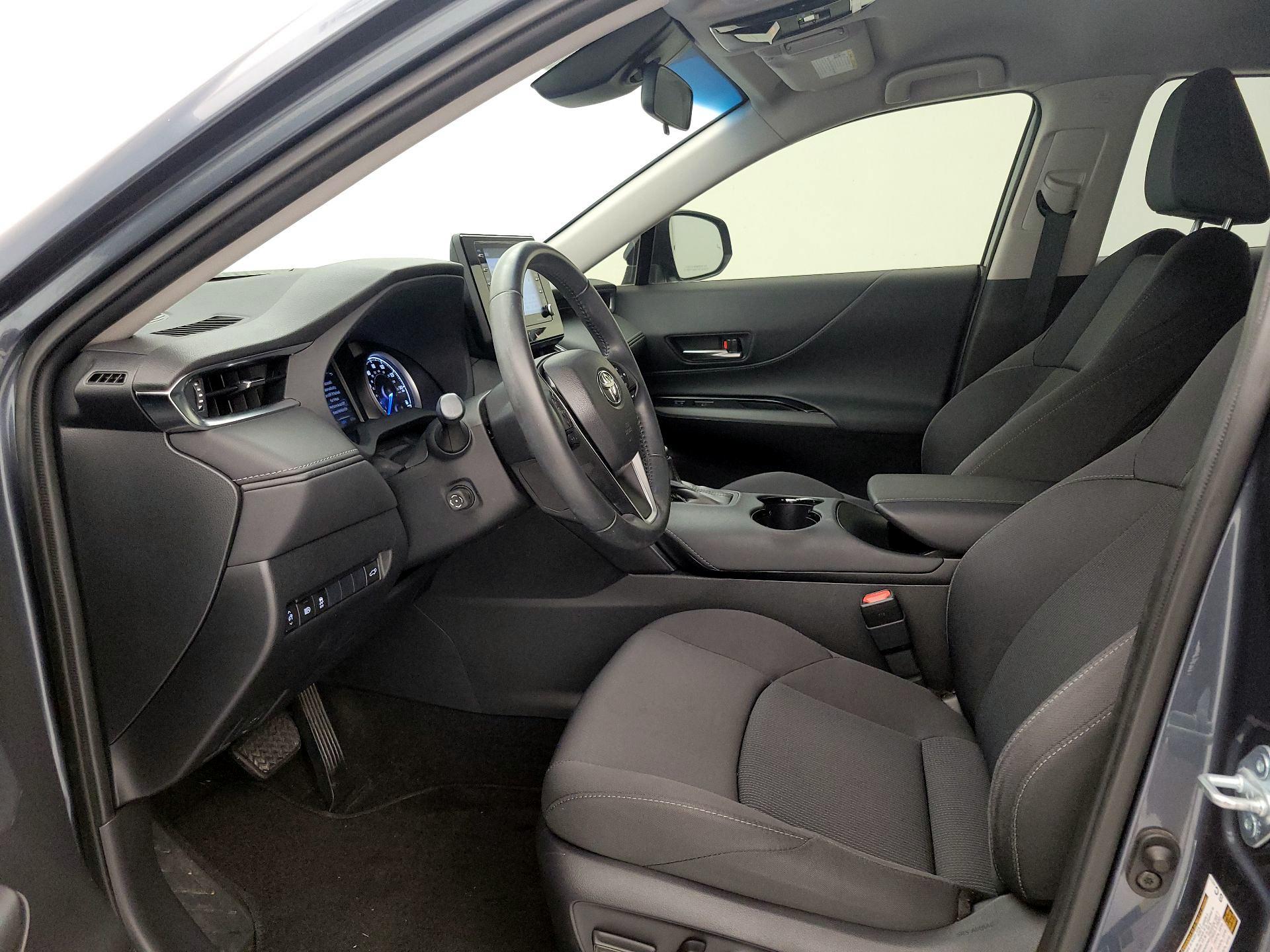 Thumbnail: 2021 Toyota Venza - 11