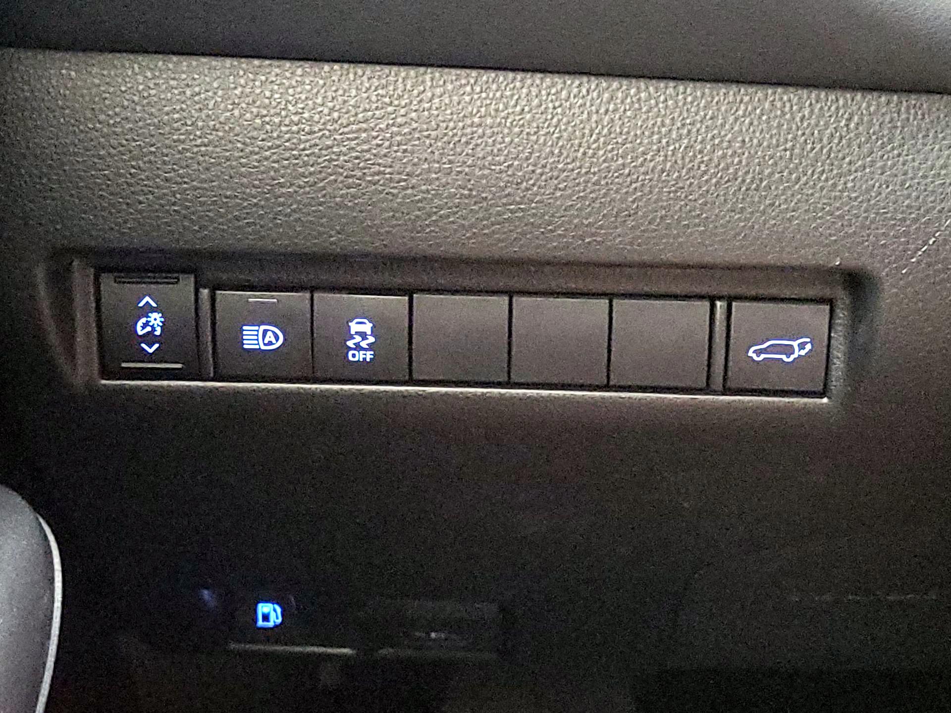 Thumbnail: 2021 Toyota Venza - 13