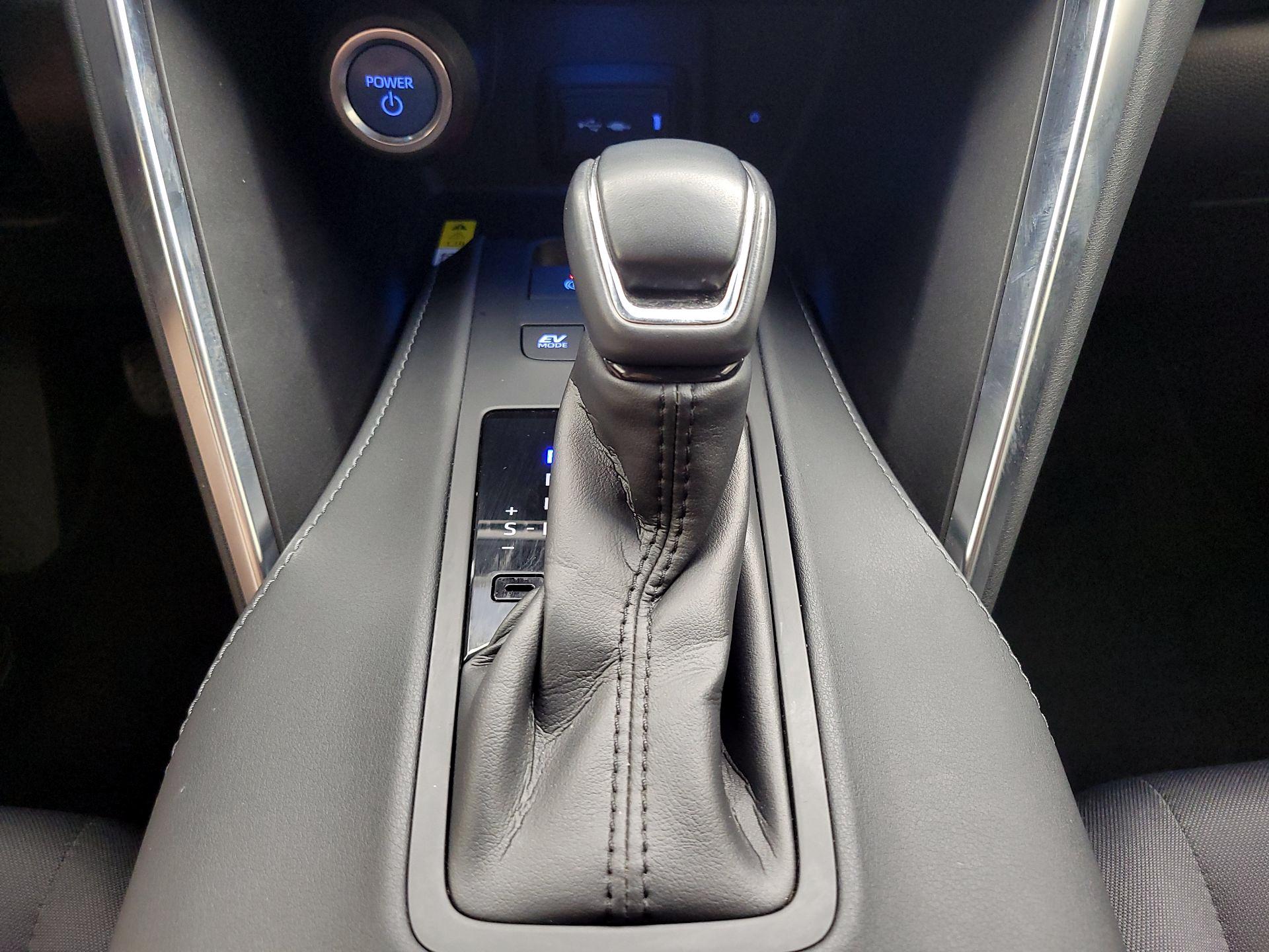 Thumbnail: 2021 Toyota Venza - 17