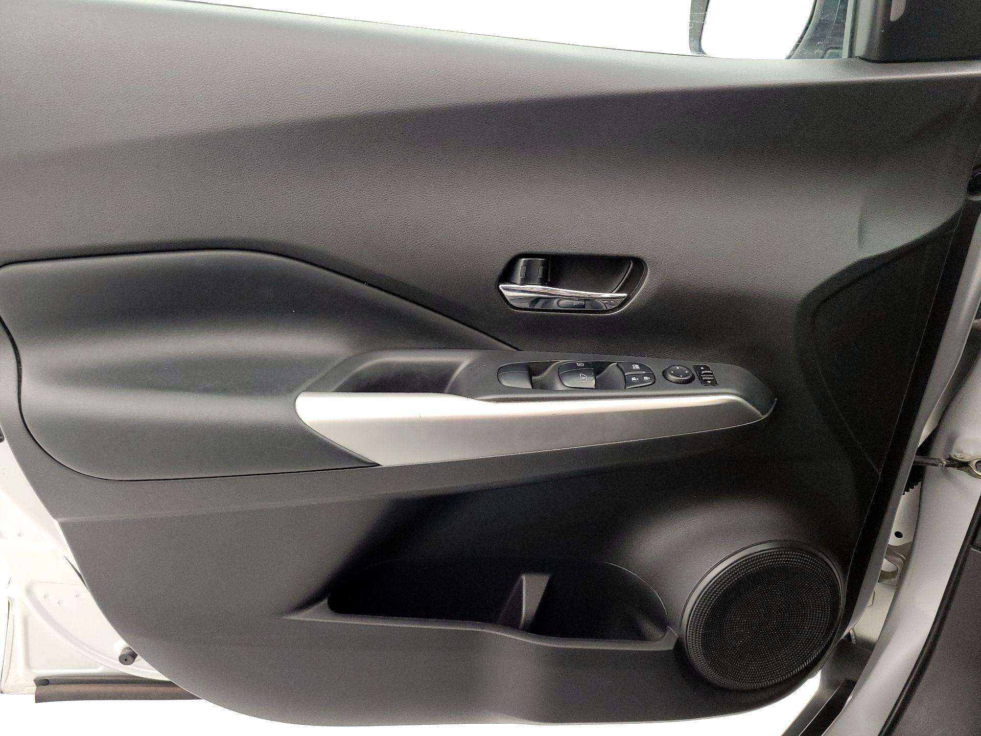 Thumbnail: 2019 Nissan Kicks - 12