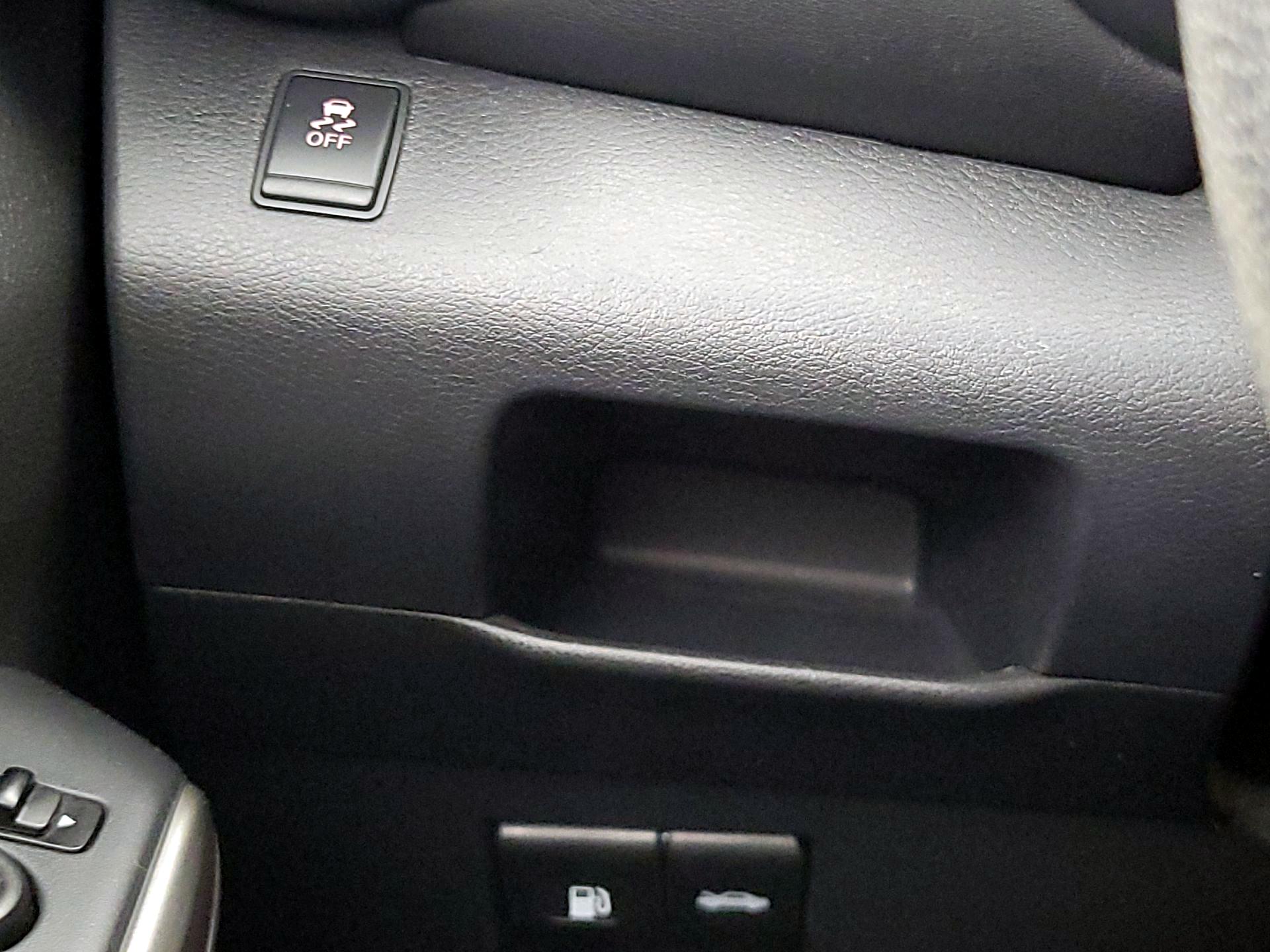 Thumbnail: 2019 Nissan Kicks - 13