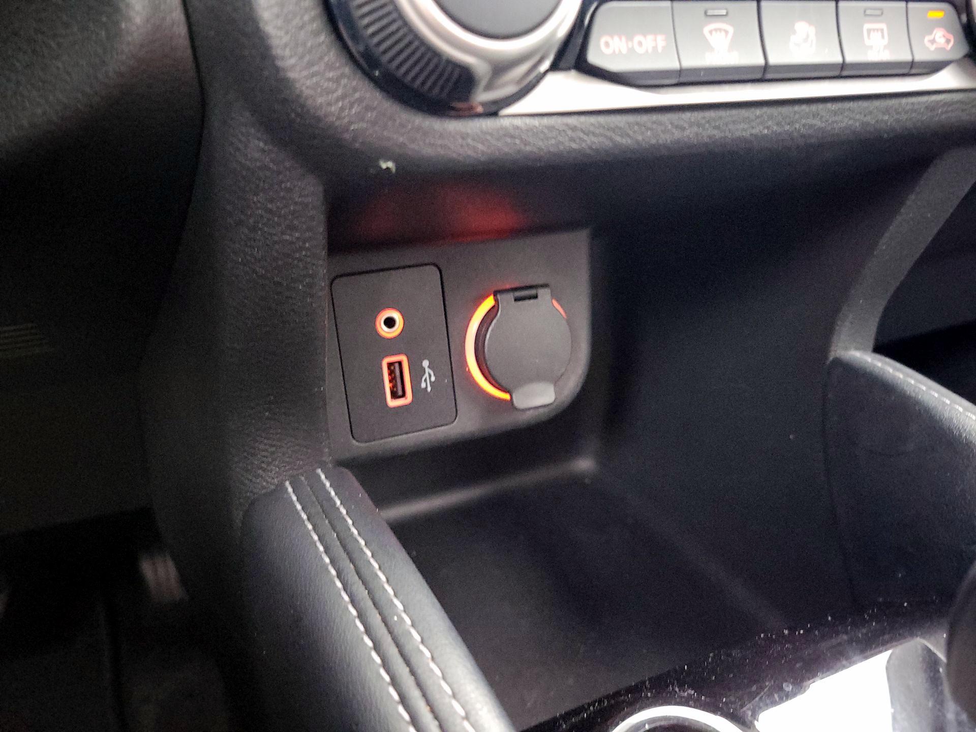 Thumbnail: 2019 Nissan Kicks - 18