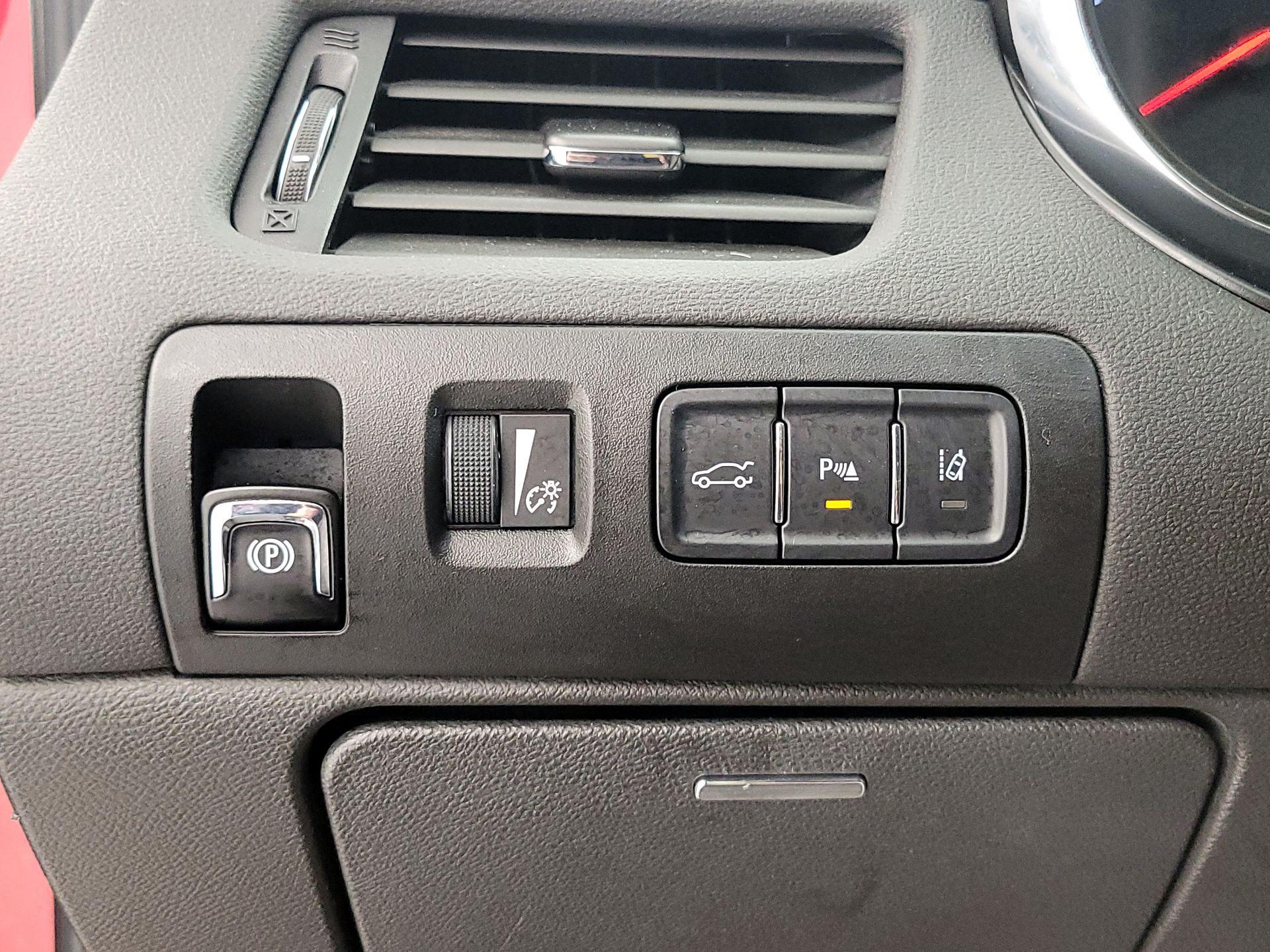 Thumbnail: 2015 Chevrolet Impala - 13