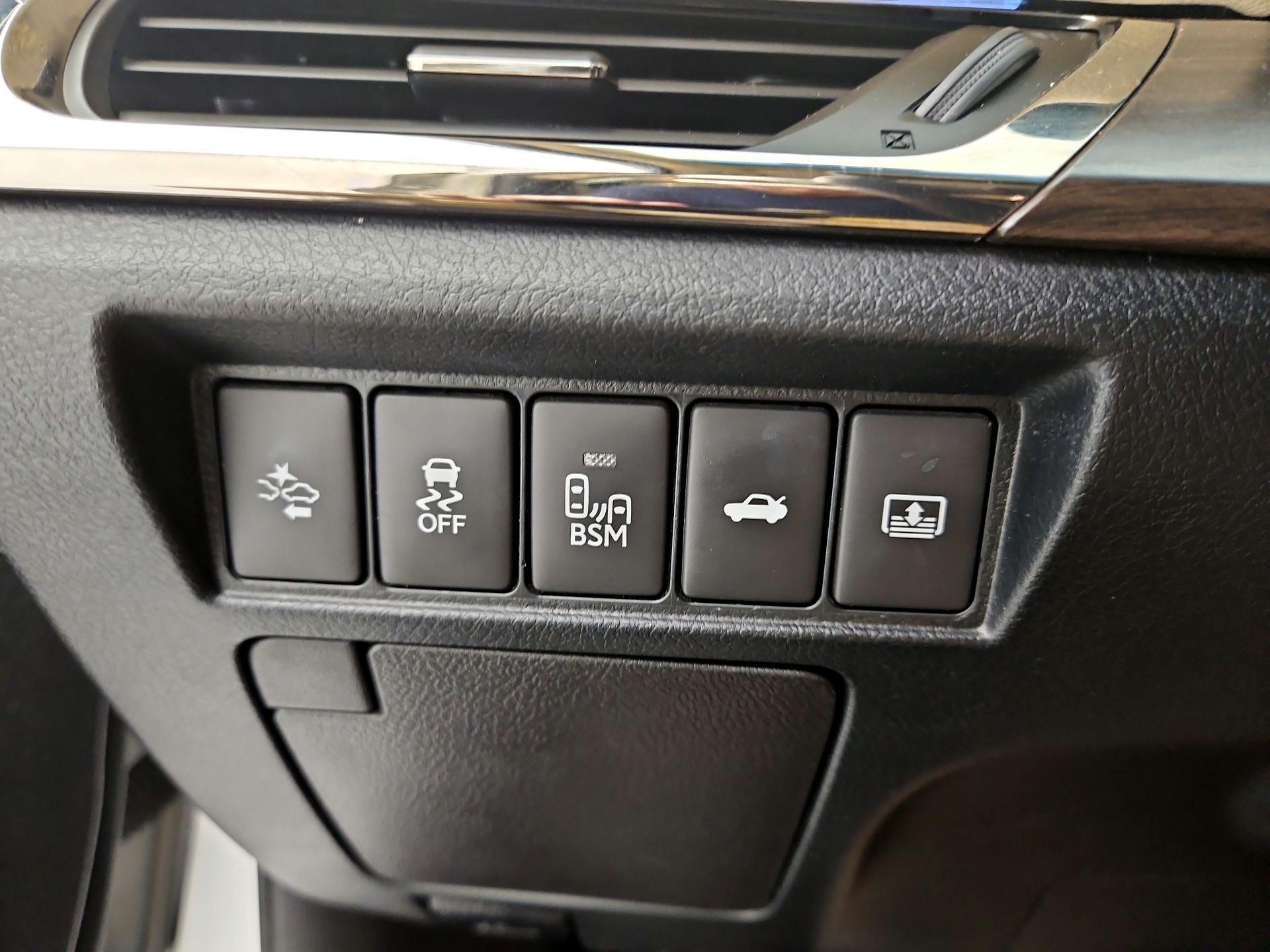 Thumbnail: 2016 Toyota Avalon - 13
