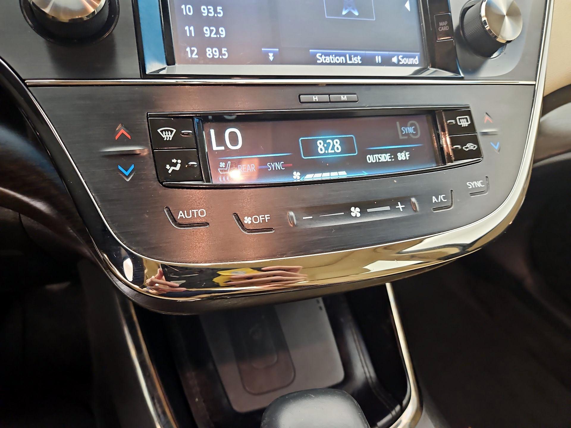 Thumbnail: 2016 Toyota Avalon - 17