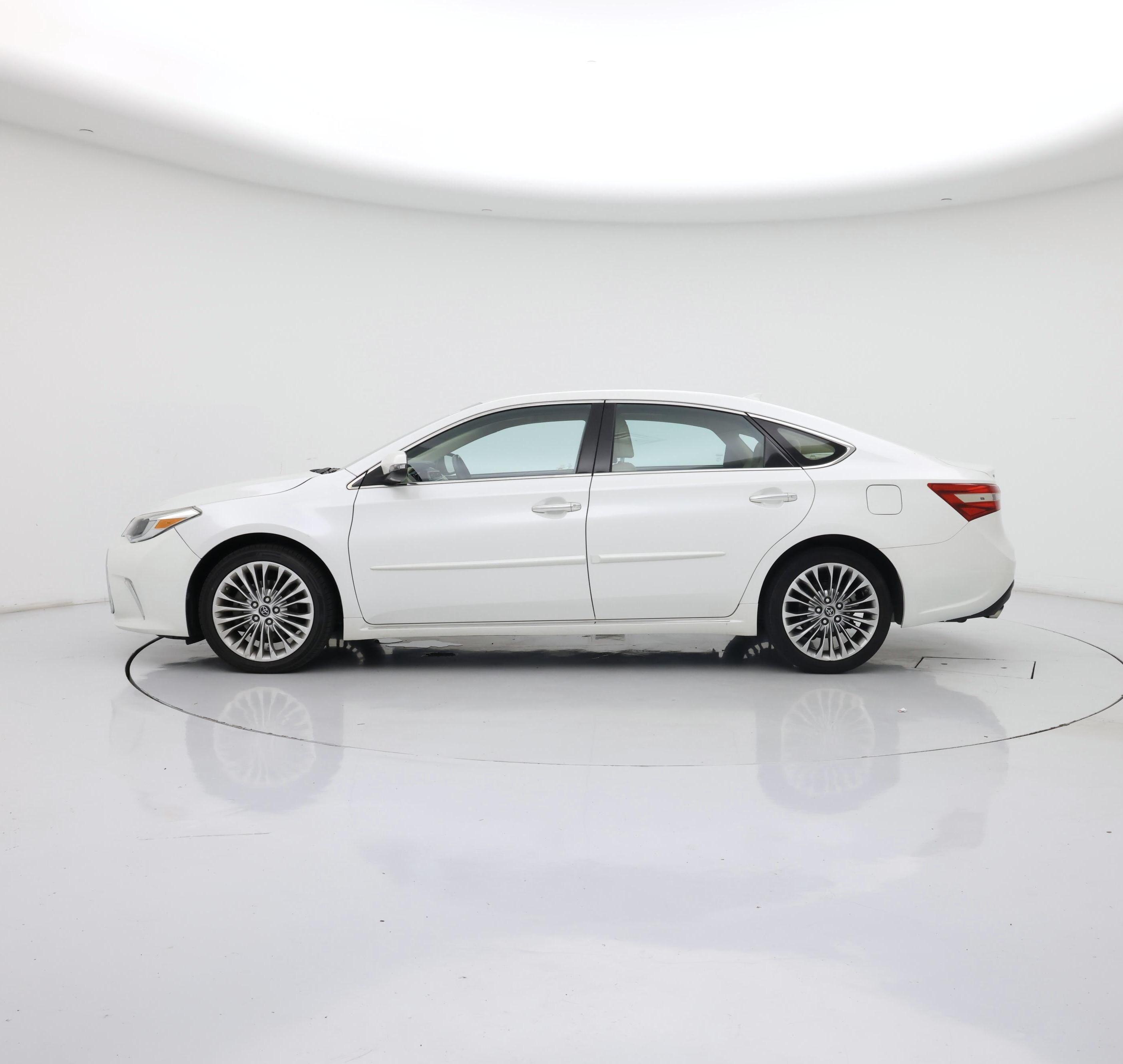 Thumbnail: 2016 Toyota Avalon - 3