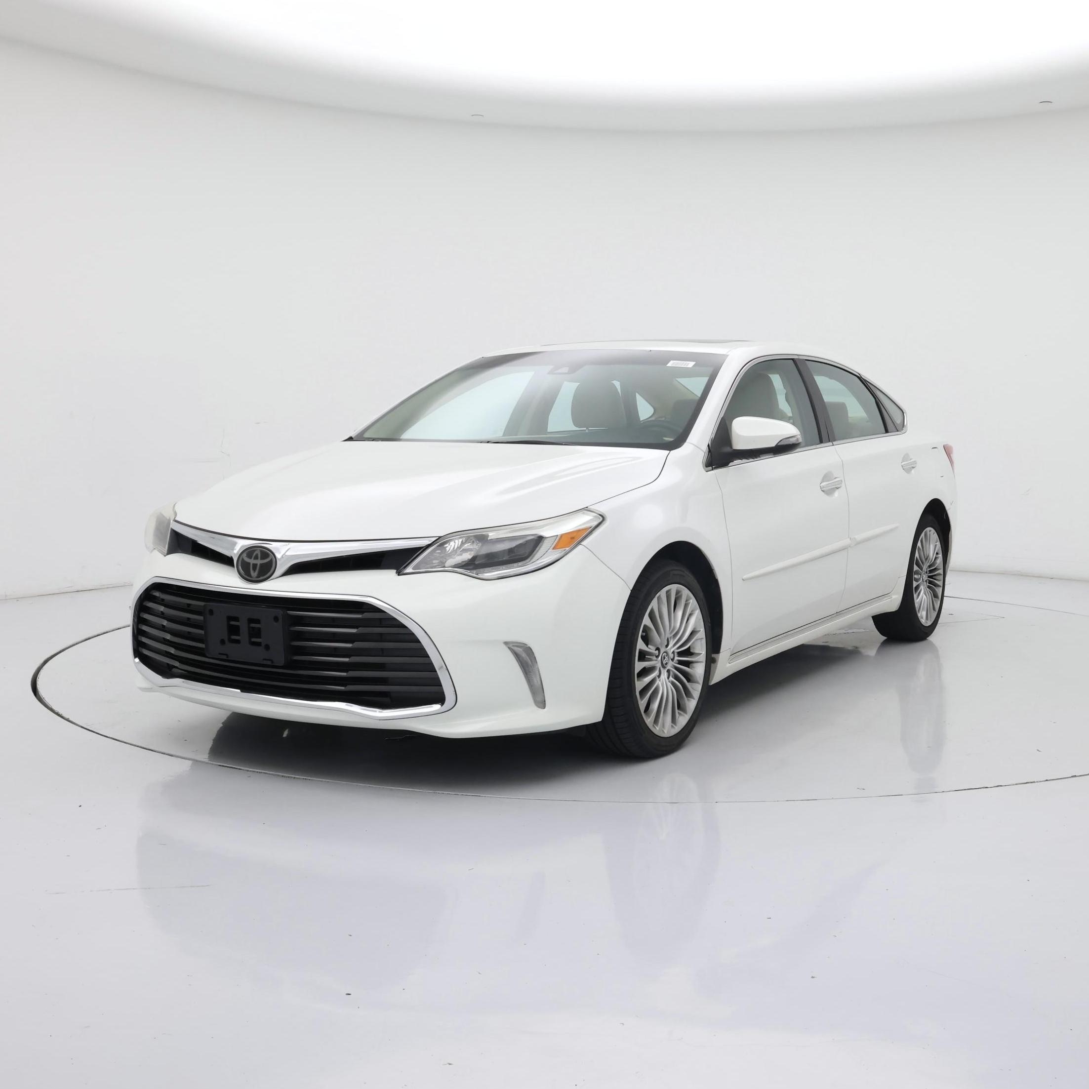 Thumbnail: 2016 Toyota Avalon - 4
