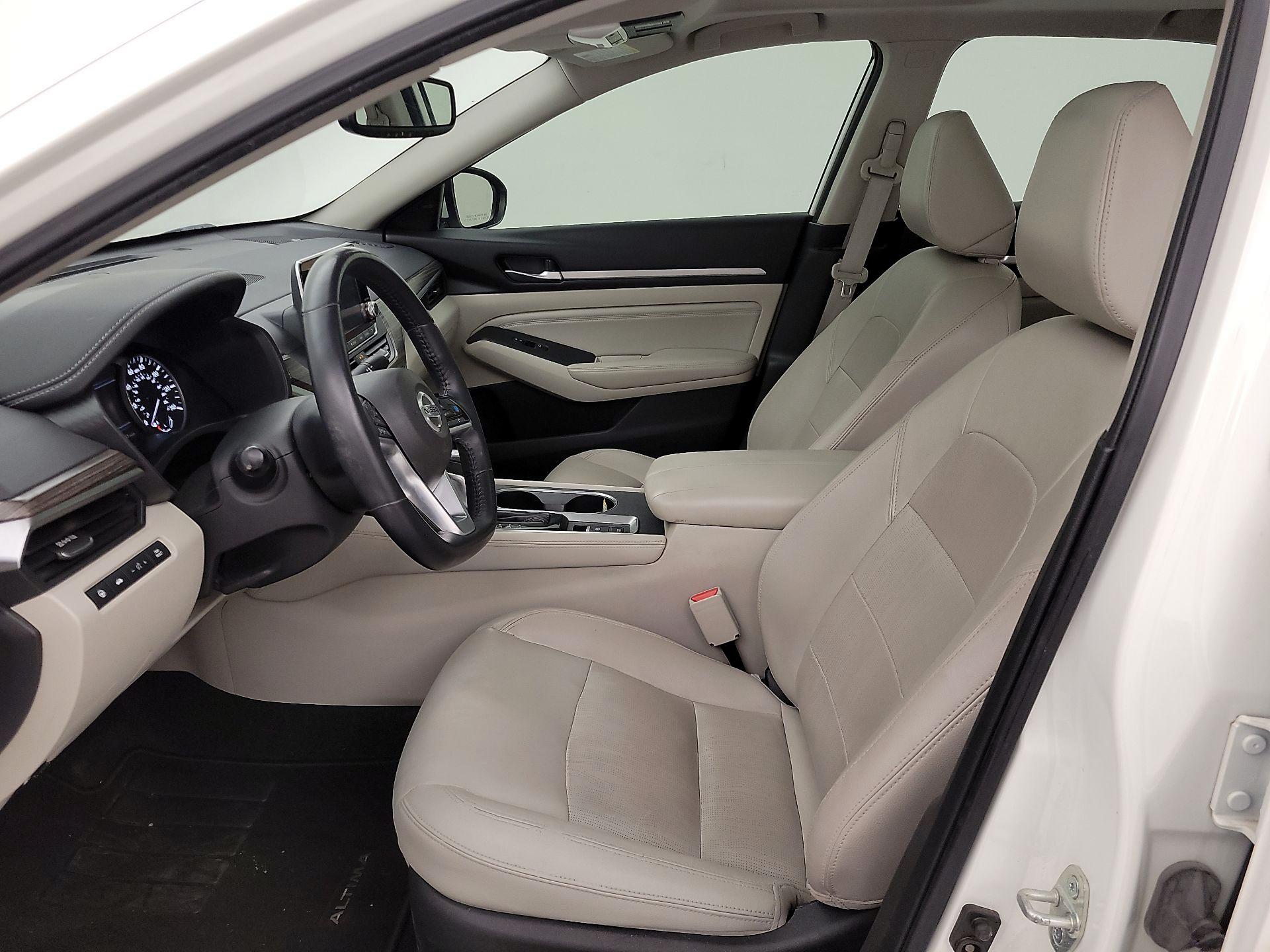 Thumbnail: 2019 Nissan Altima - 11