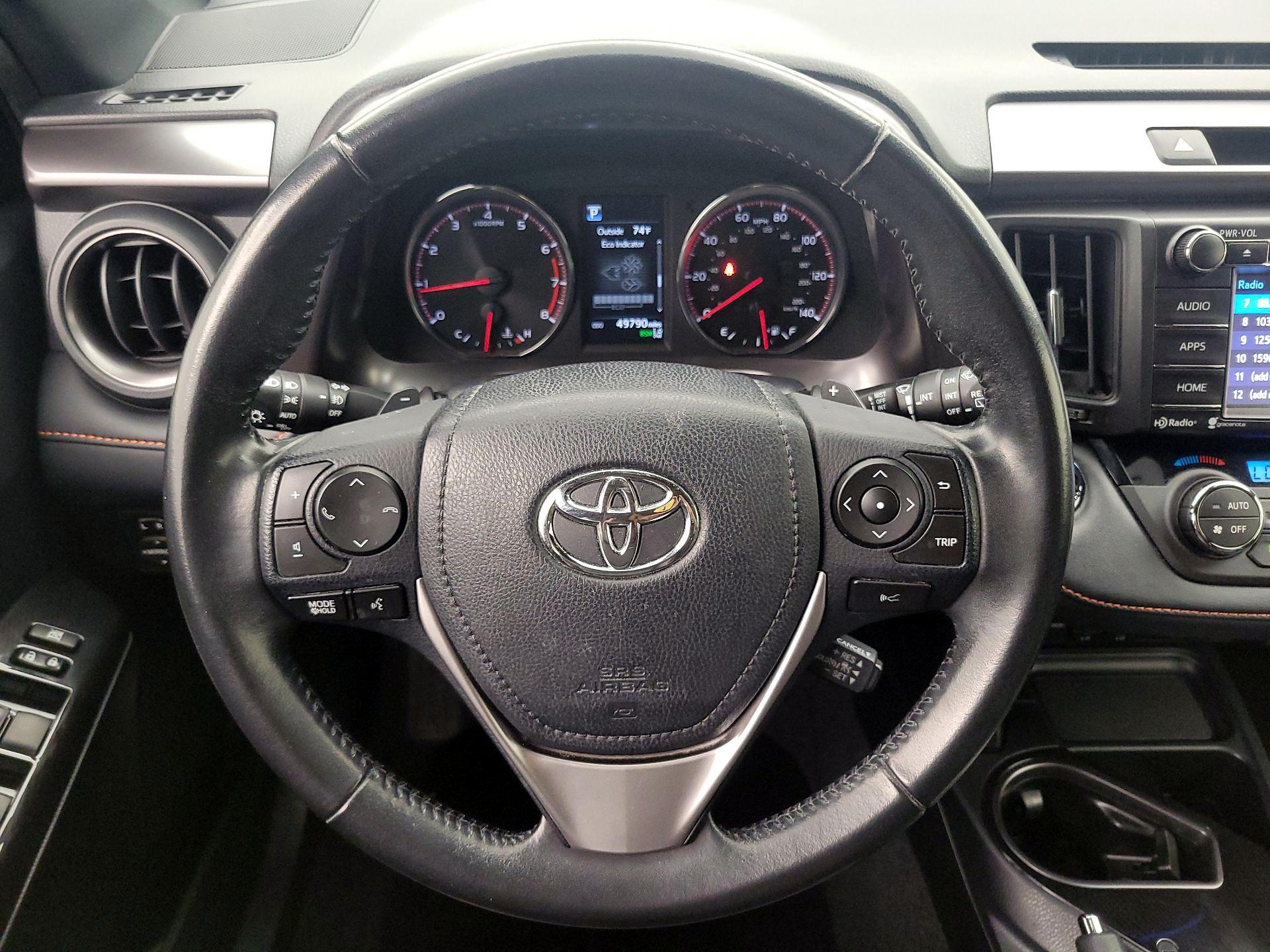 Thumbnail: 2018 Toyota RAV4 - 10