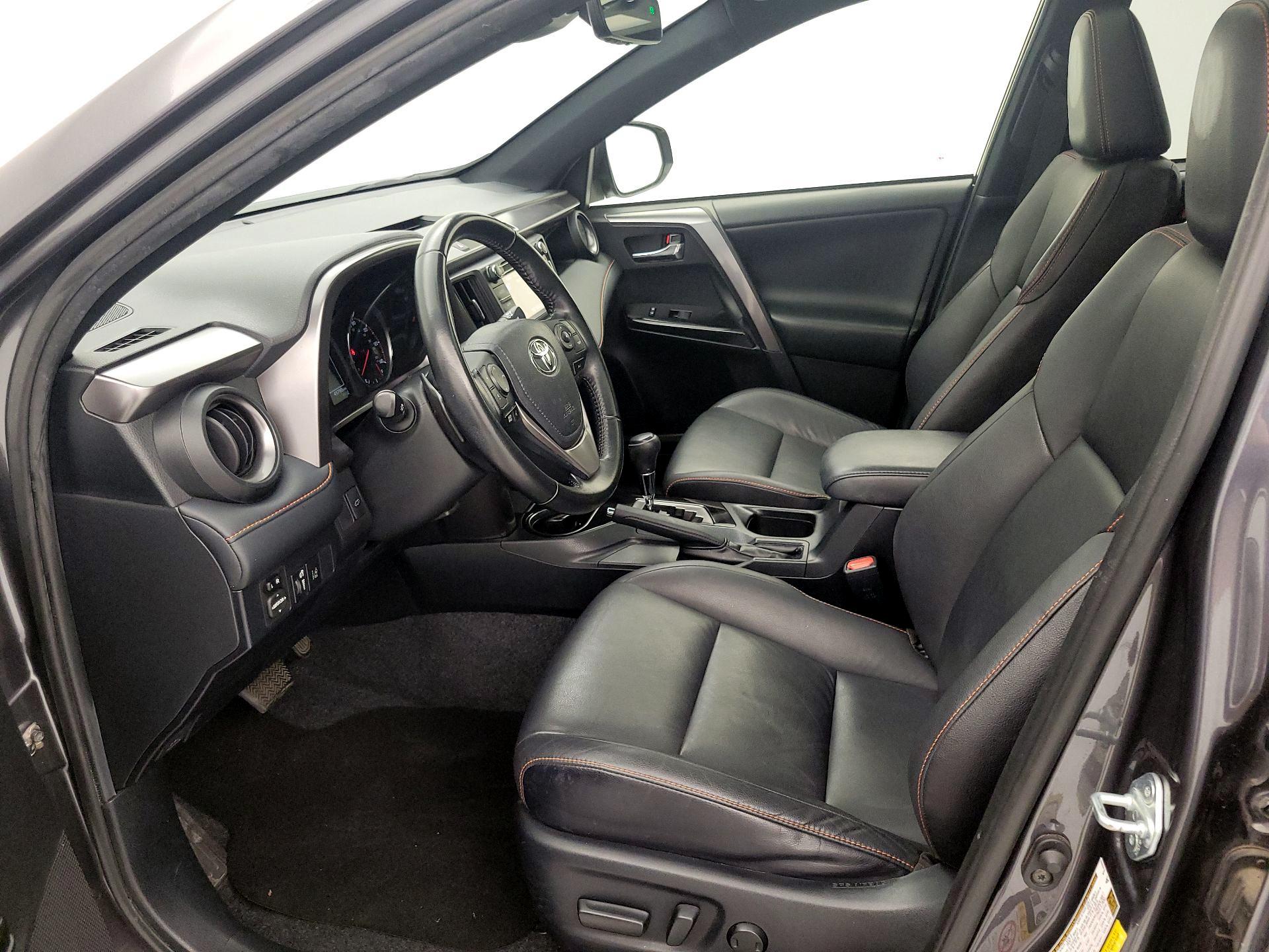 Thumbnail: 2018 Toyota RAV4 - 11