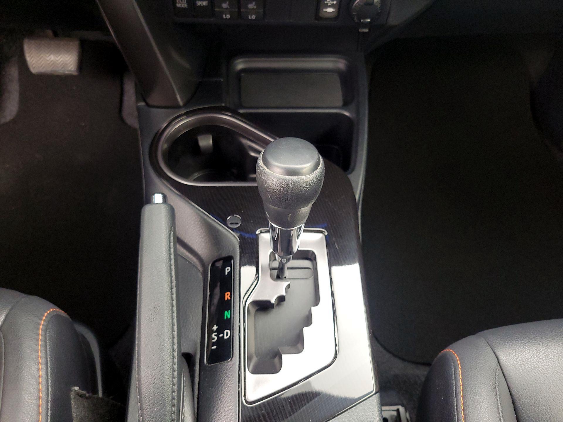 Thumbnail: 2018 Toyota RAV4 - 17