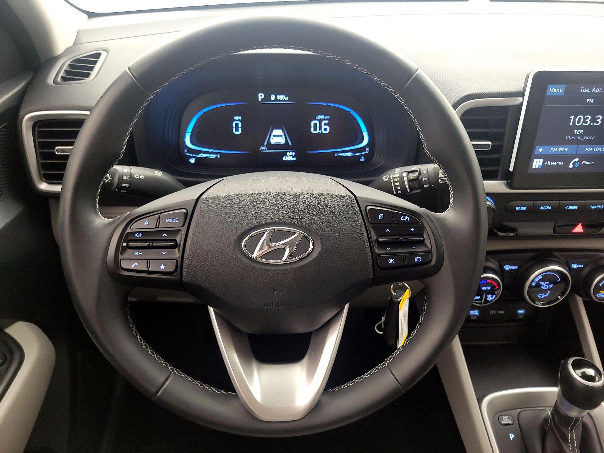 Thumbnail: 2023 Hyundai Venue - 10