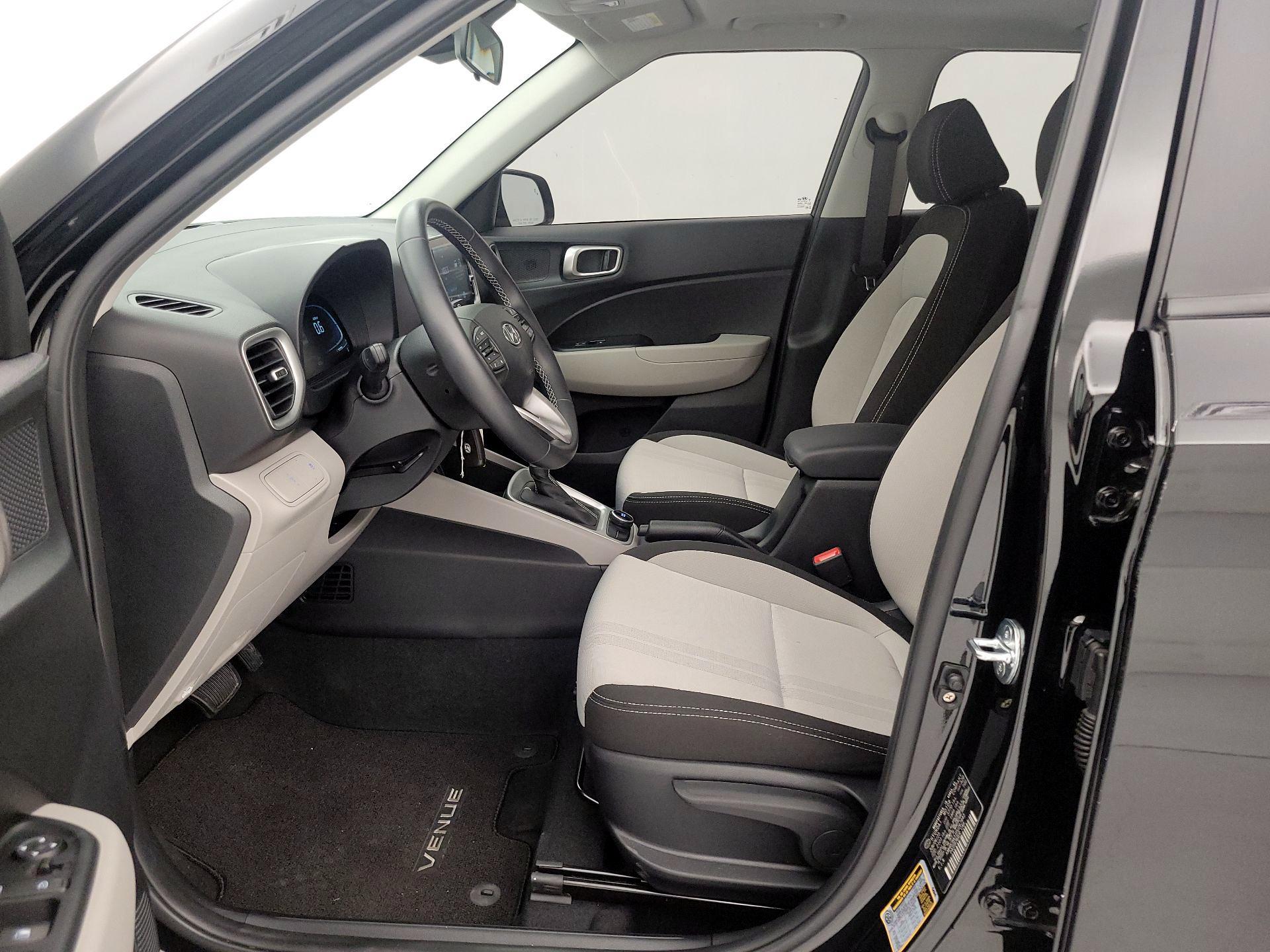 Thumbnail: 2023 Hyundai Venue - 11