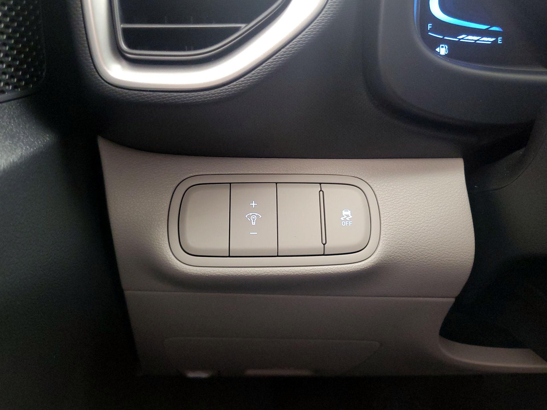 Thumbnail: 2023 Hyundai Venue - 13