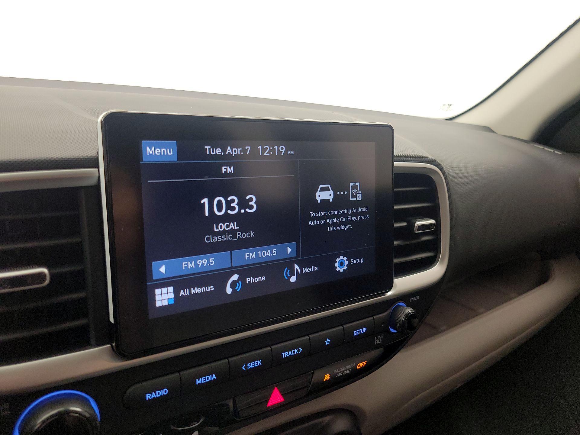 Thumbnail: 2023 Hyundai Venue - 15