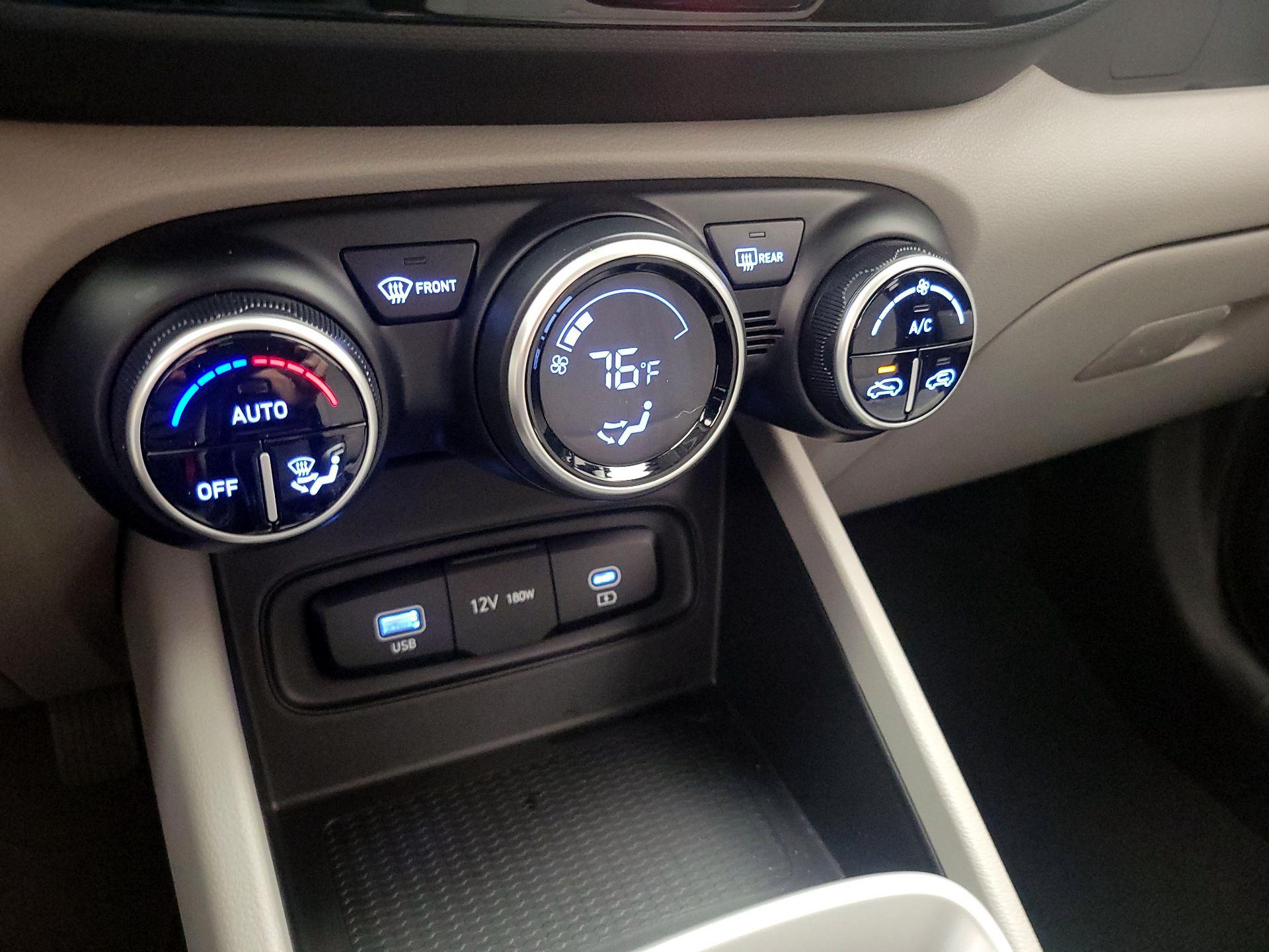 Thumbnail: 2023 Hyundai Venue - 16