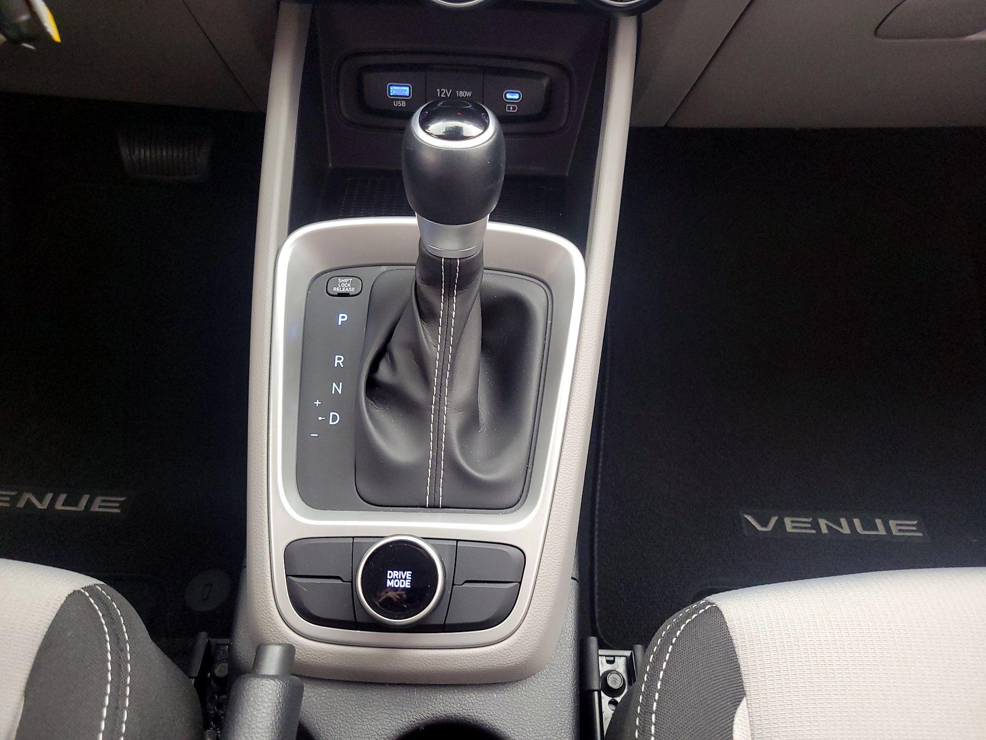 Thumbnail: 2023 Hyundai Venue - 17