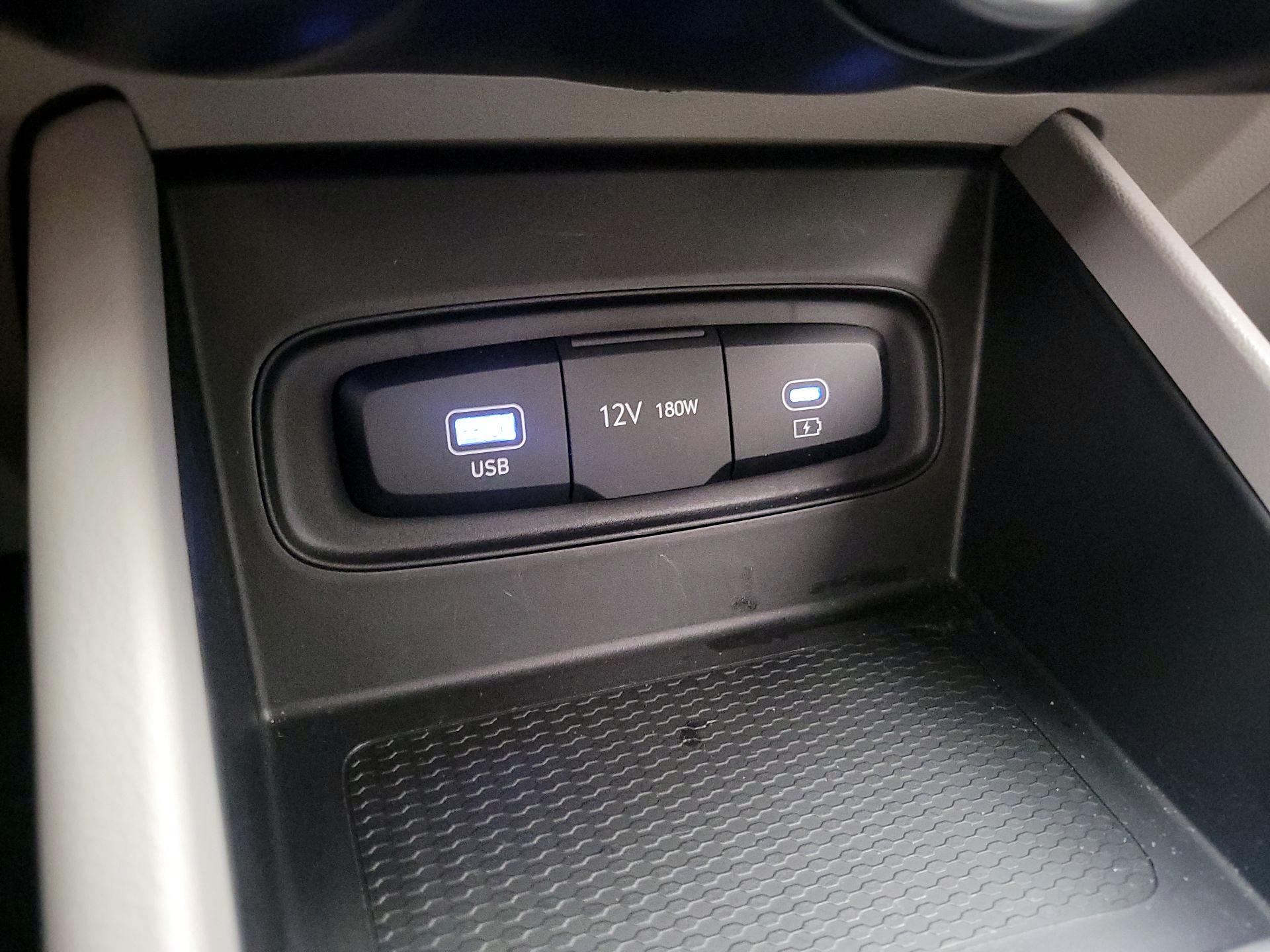 Thumbnail: 2023 Hyundai Venue - 18