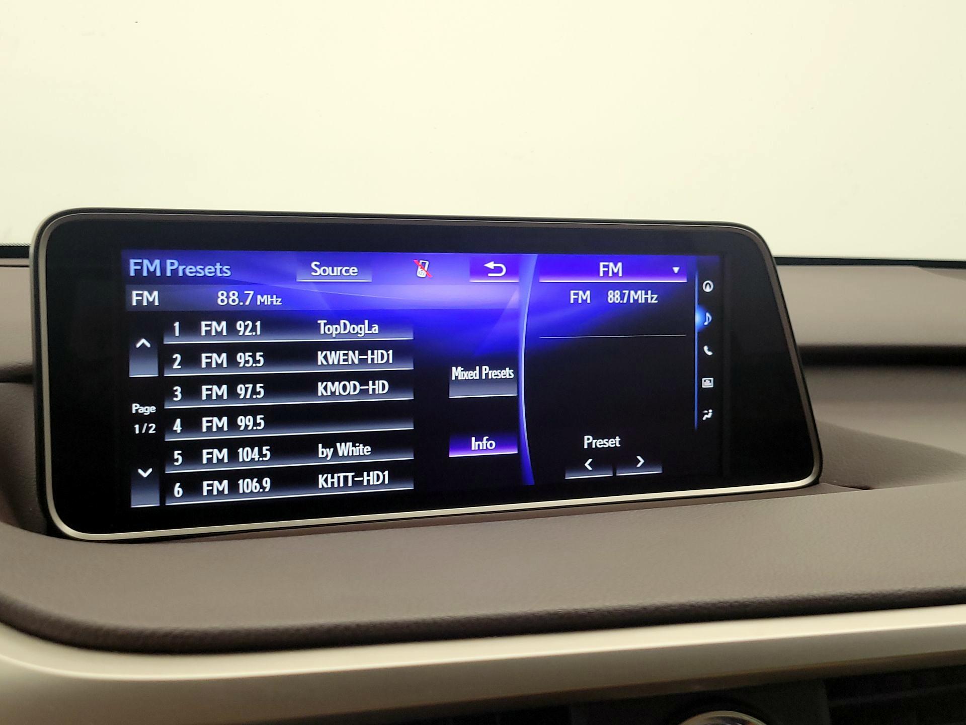 Thumbnail: 2017 Lexus RX - 16