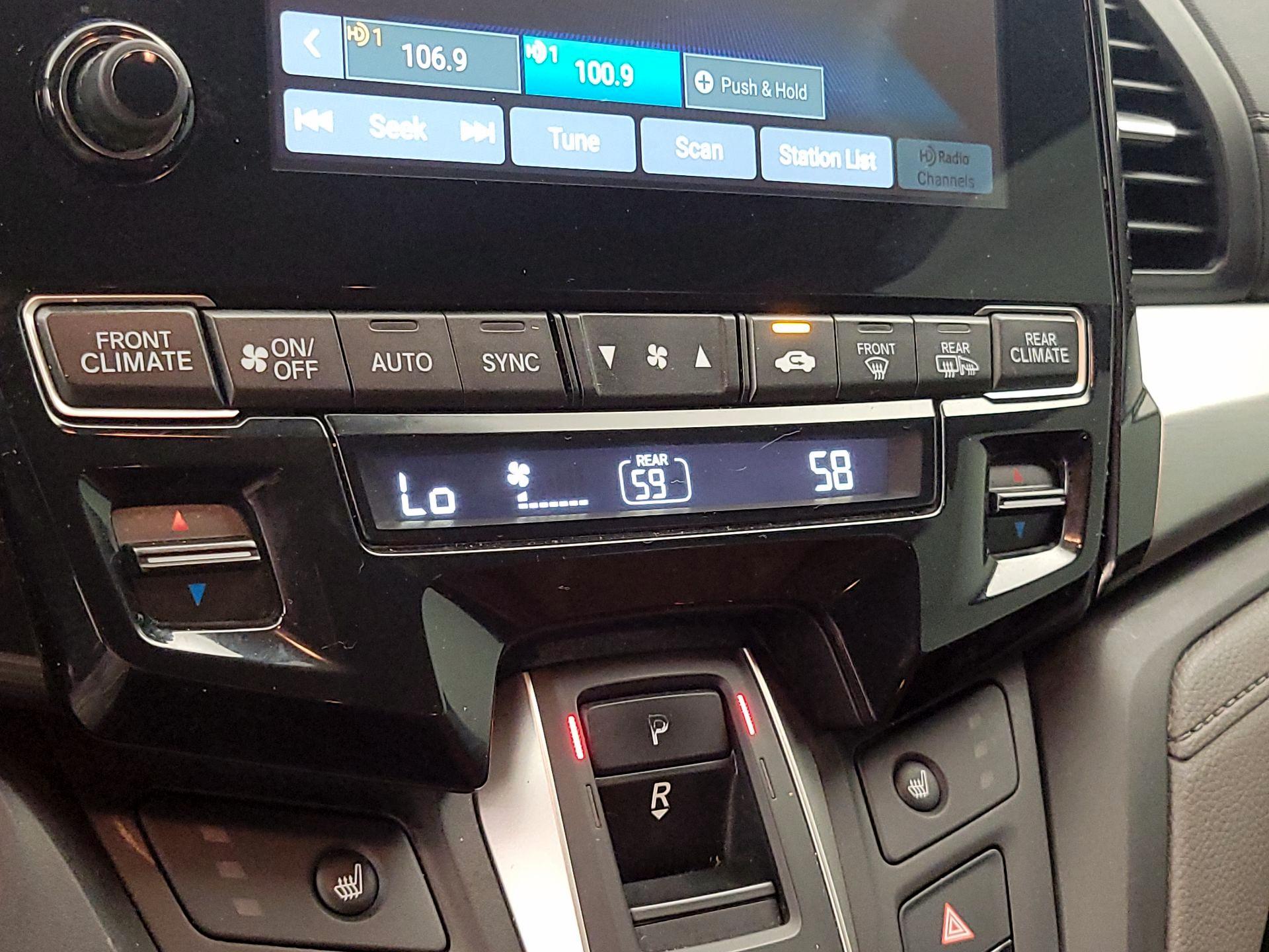 Thumbnail: 2019 Honda Odyssey - 16