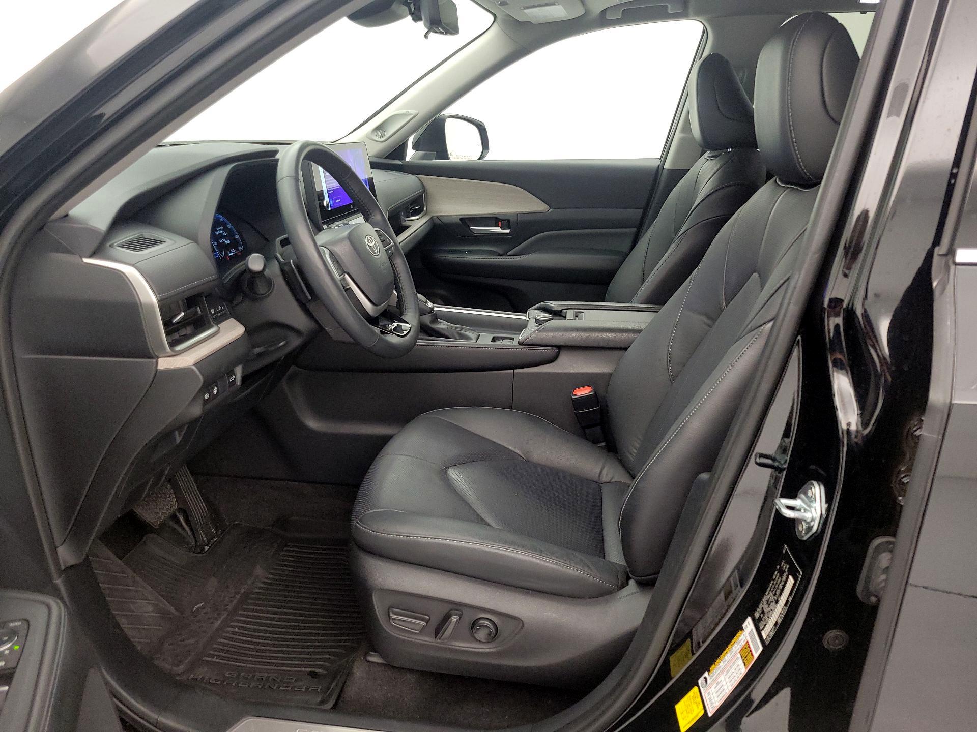 Thumbnail: 2024 Toyota Grand Highlander - 11