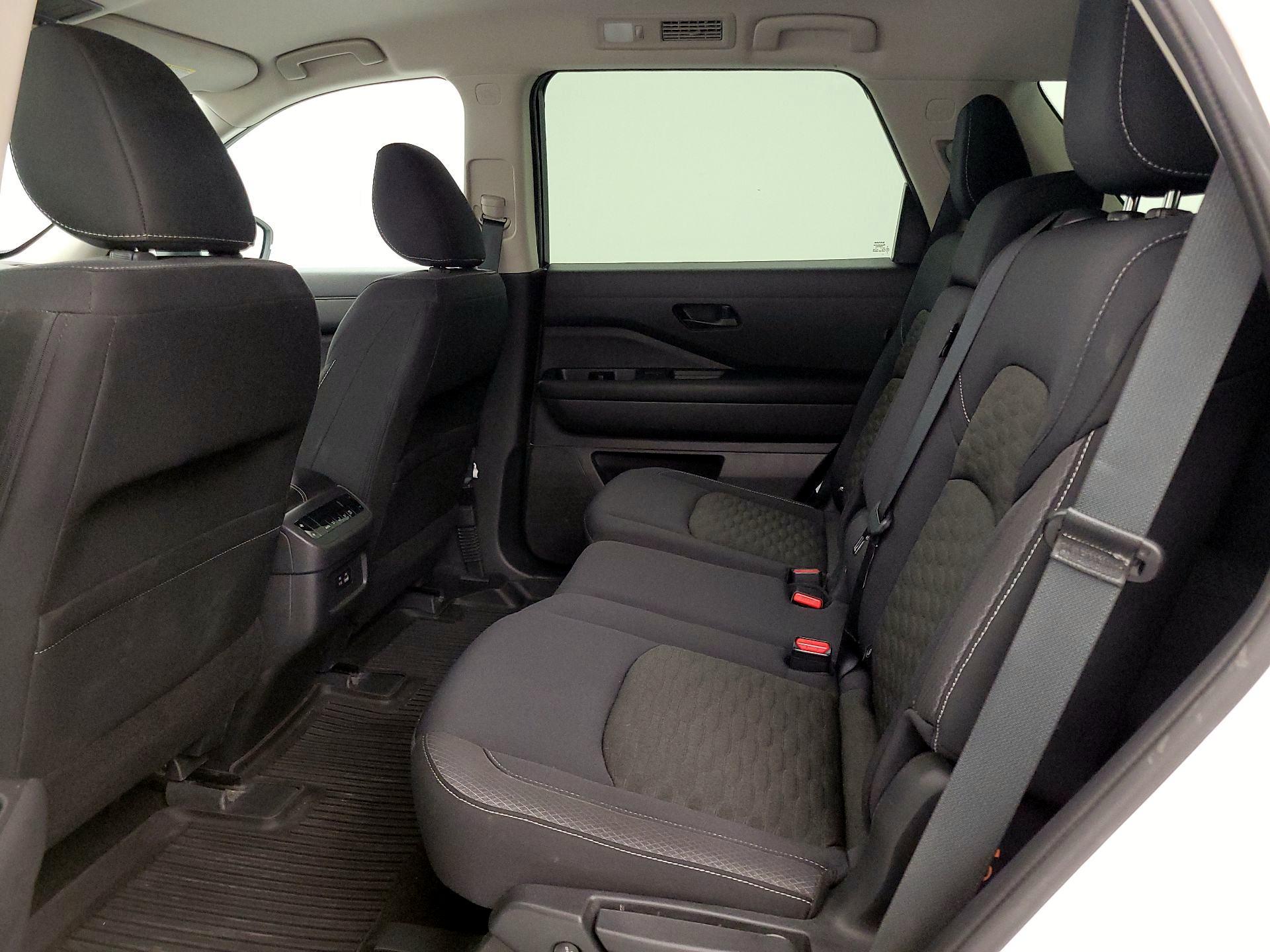 Thumbnail: 2023 Nissan Pathfinder - 19