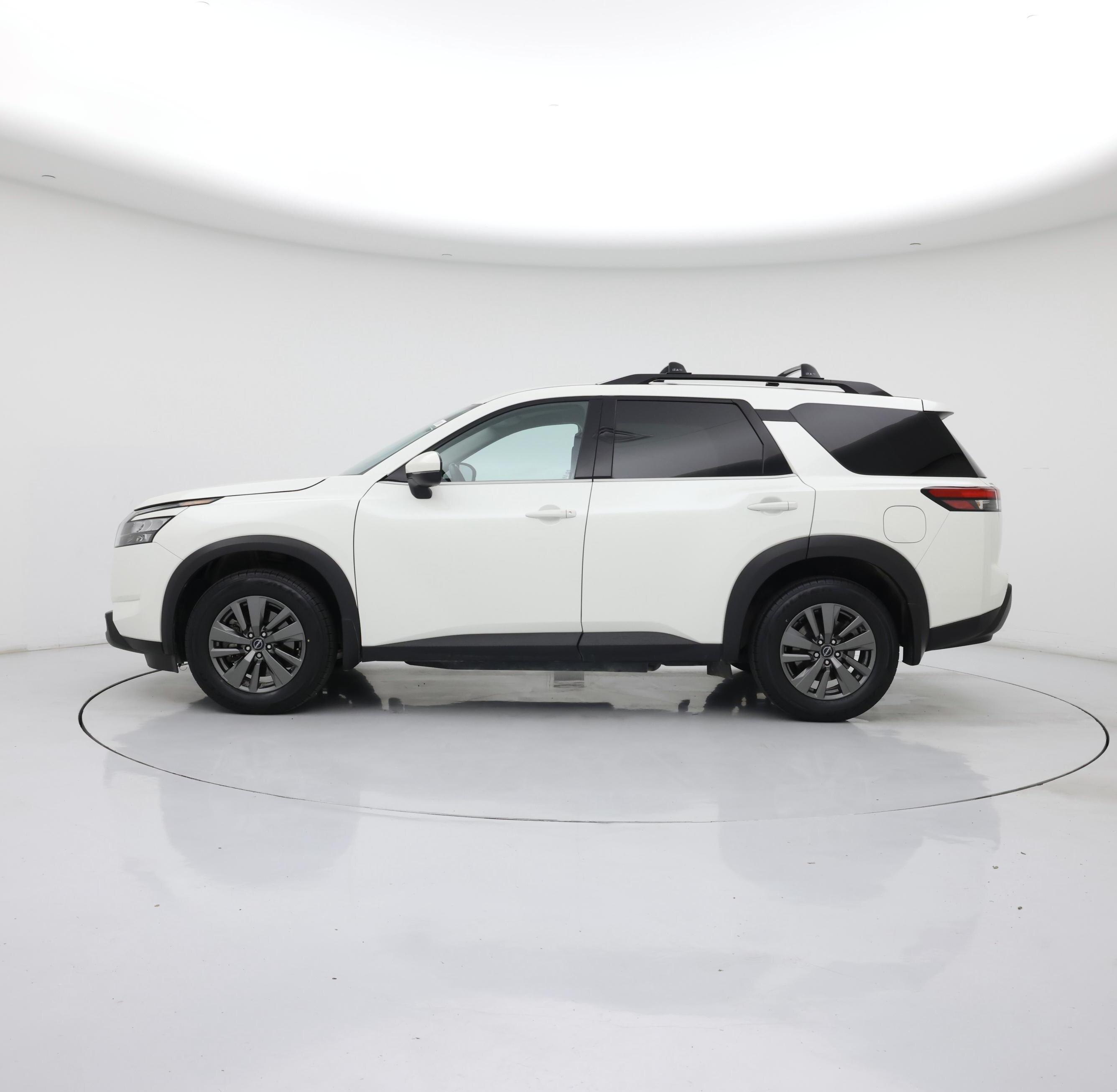 Thumbnail: 2023 Nissan Pathfinder - 3