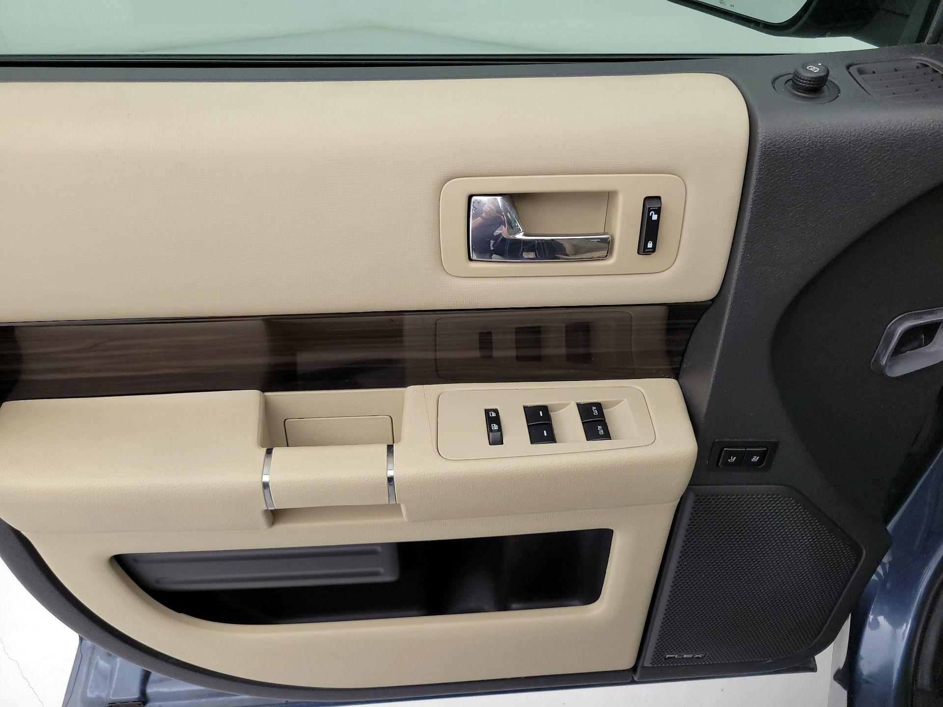 Thumbnail: 2019 Ford Flex - 12