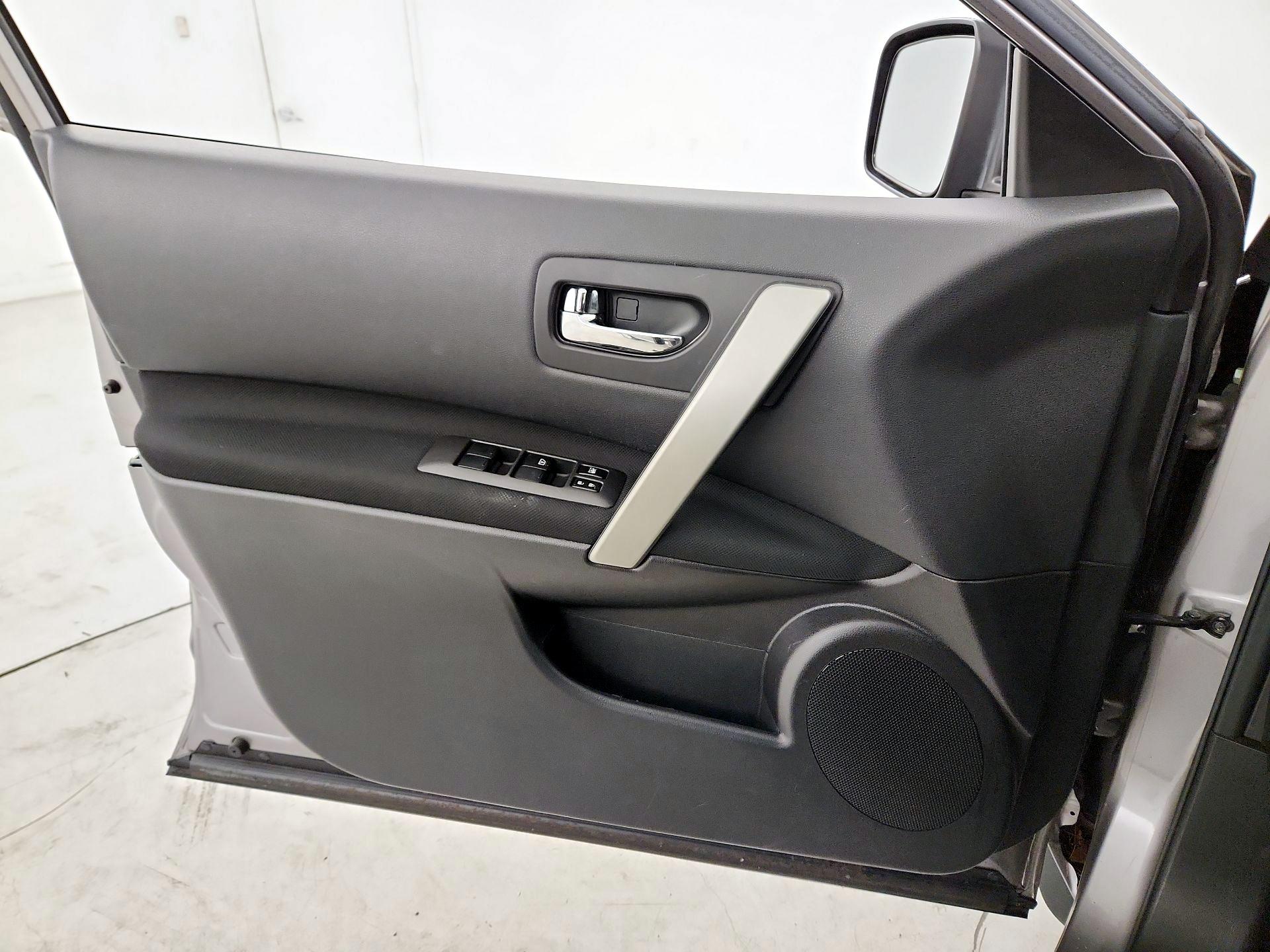 Thumbnail: 2014 Nissan Rogue - 12