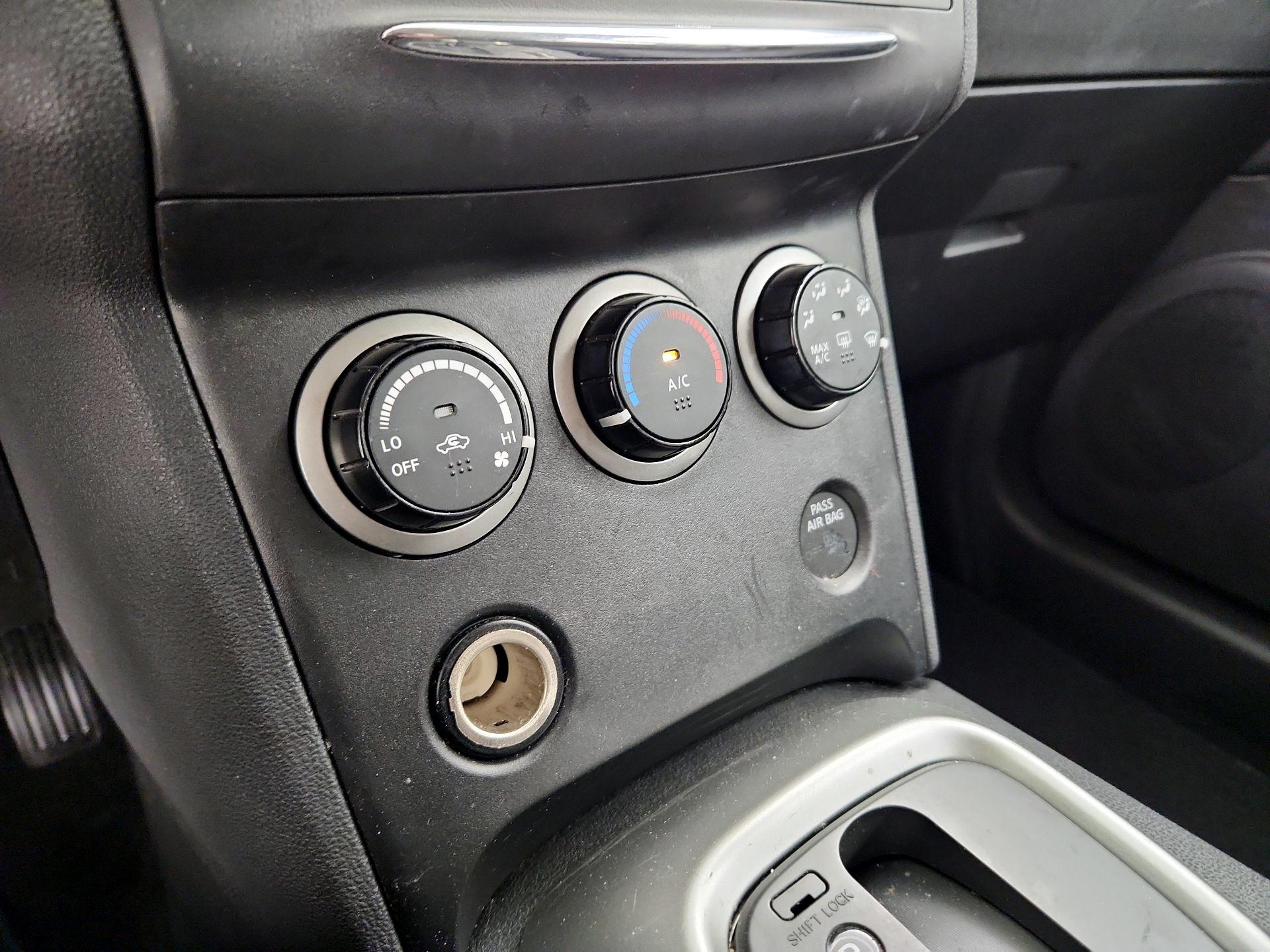 Thumbnail: 2014 Nissan Rogue - 16