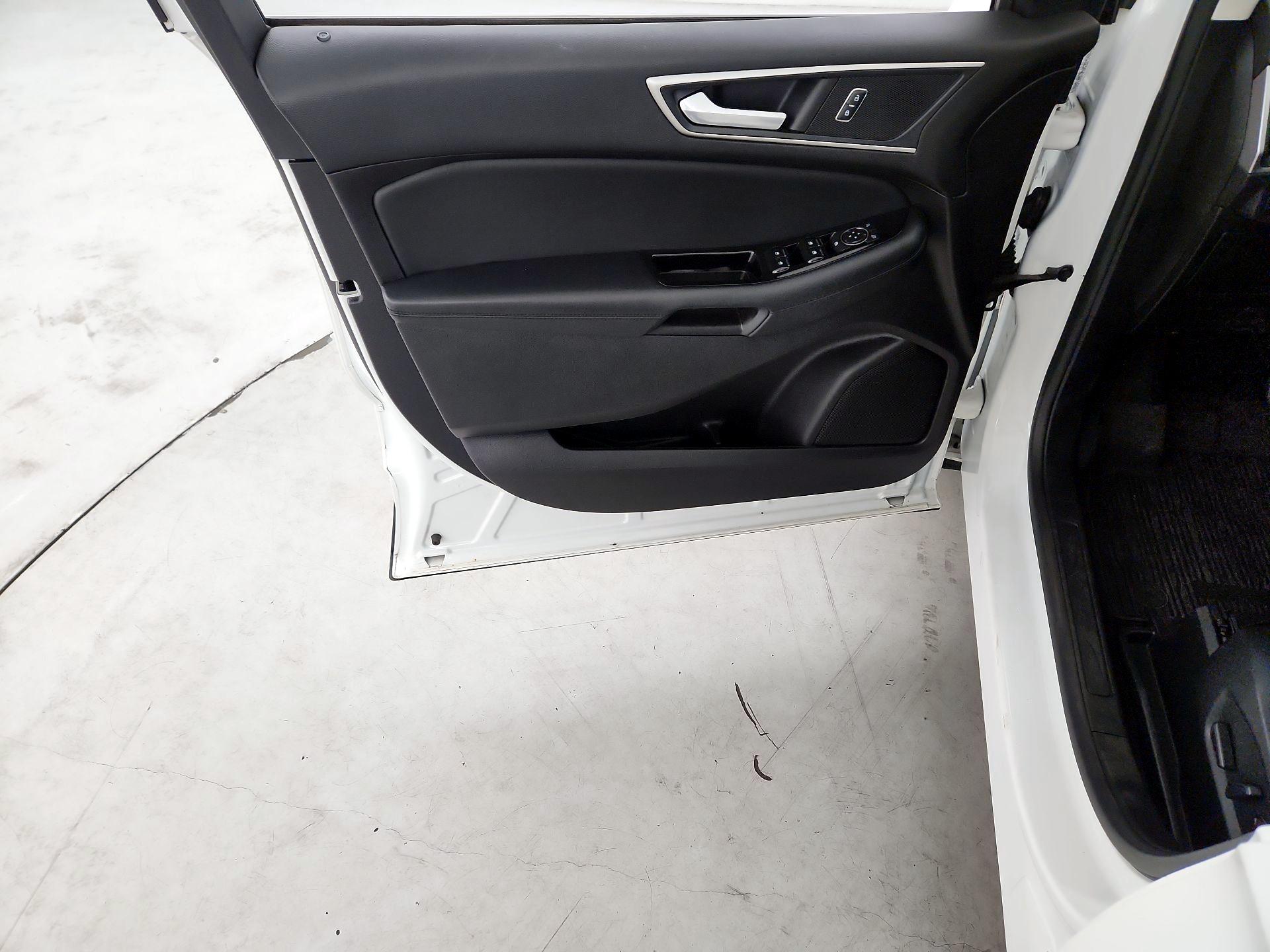 Thumbnail: 2020 Ford Edge - 12