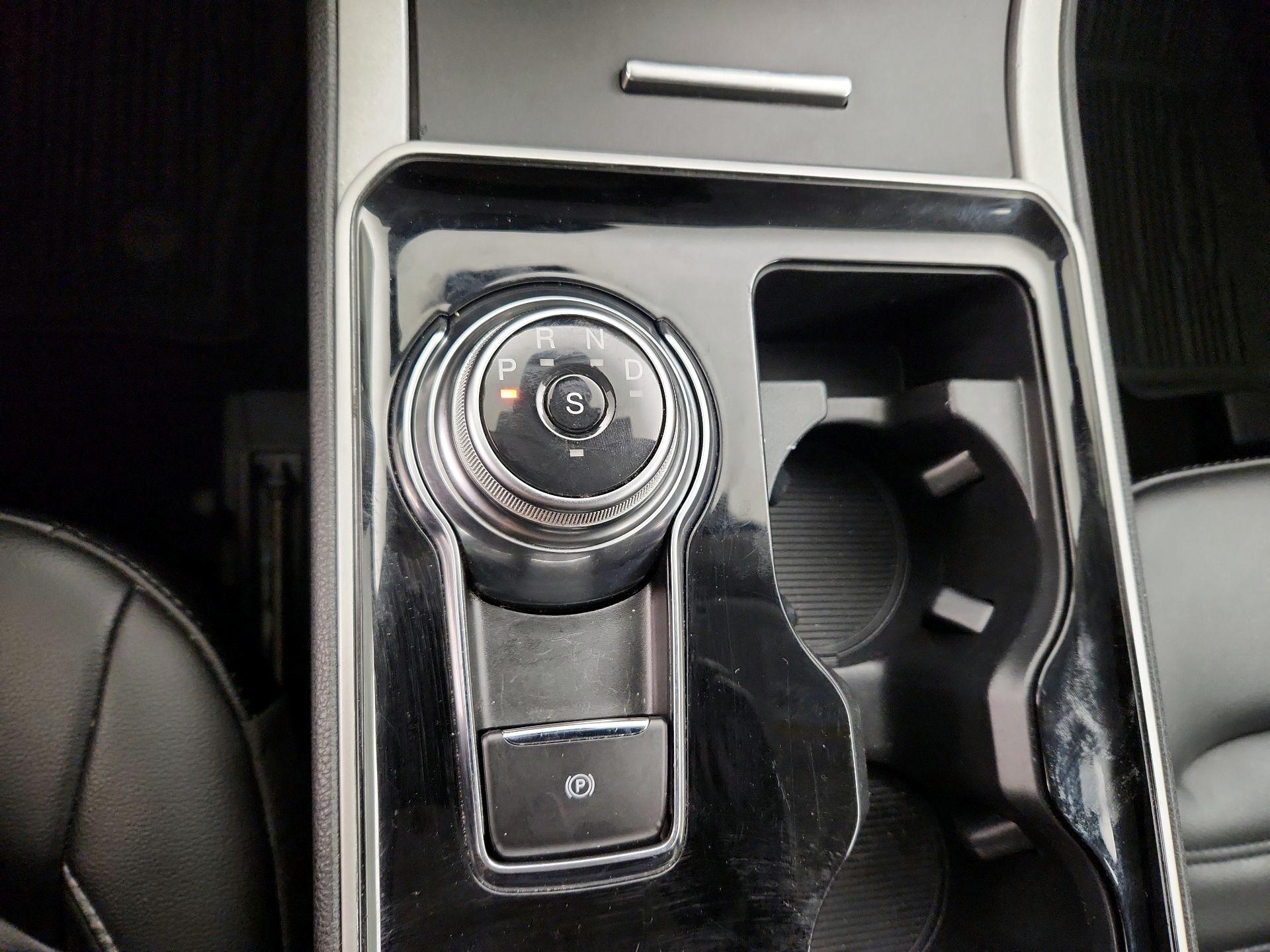 Thumbnail: 2020 Ford Edge - 18