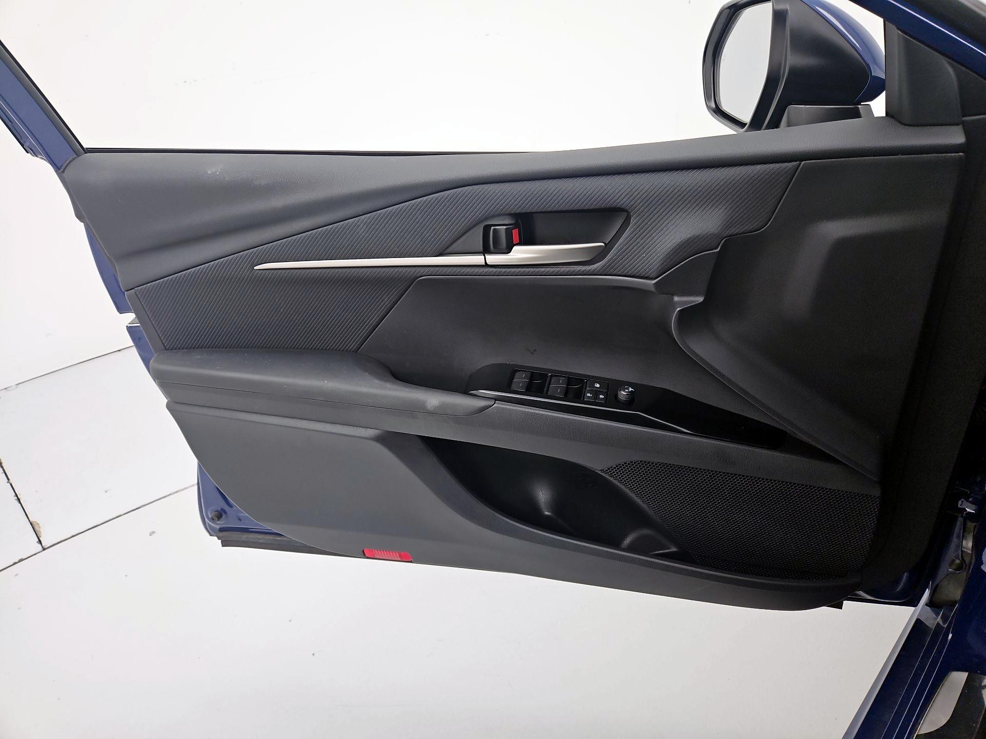 Thumbnail: 2025 Toyota Camry - 12