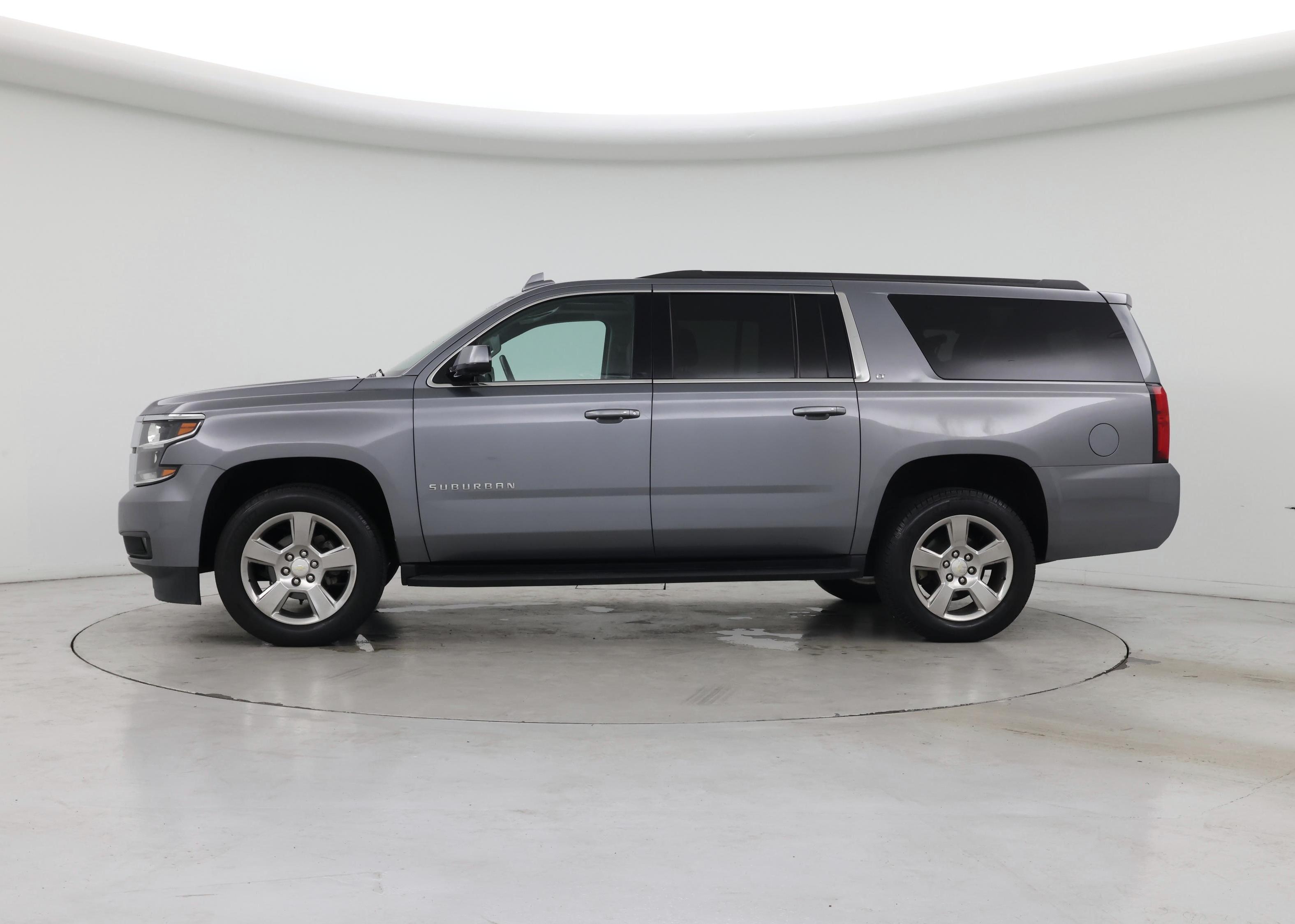 Thumbnail: 2019 Chevrolet Suburban - 3